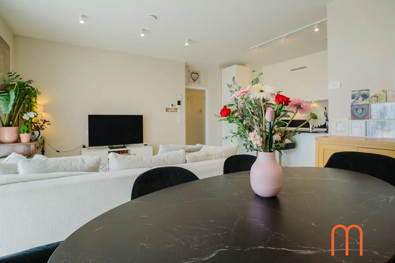 Appartement te huur in Central Park Tower, Oosteroever – 1 slaapkamer, garage en ruim terras foto 3