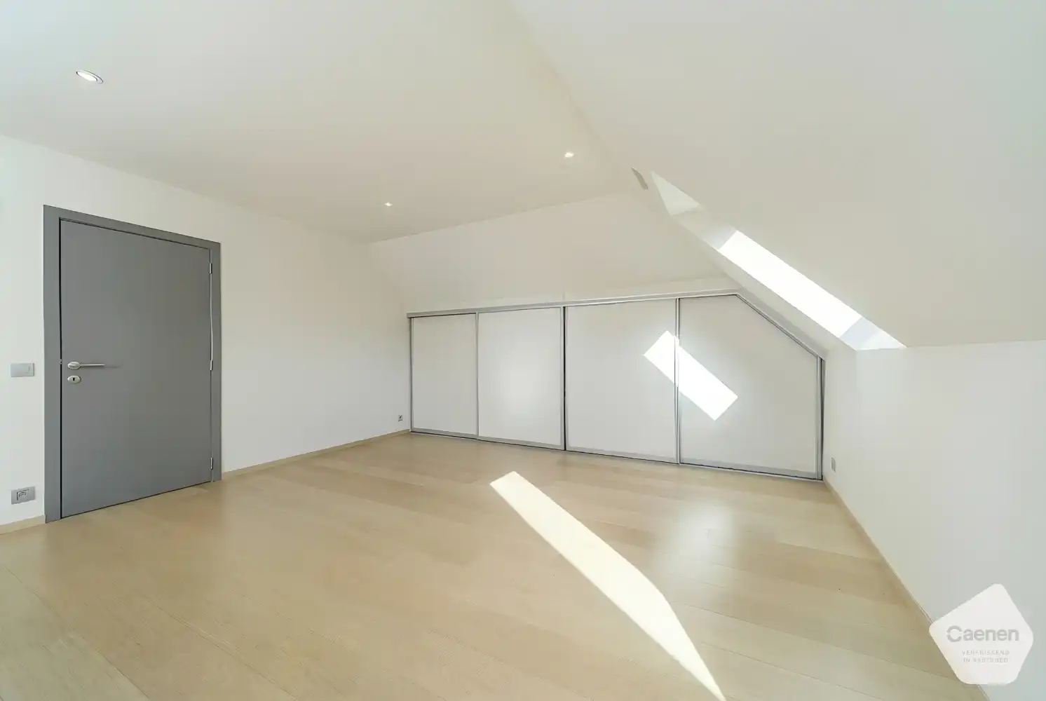 Moderne, energiezuinige villa met hoogwaardige afwerking op een mooi perceel in Sint-Idesbald foto 15