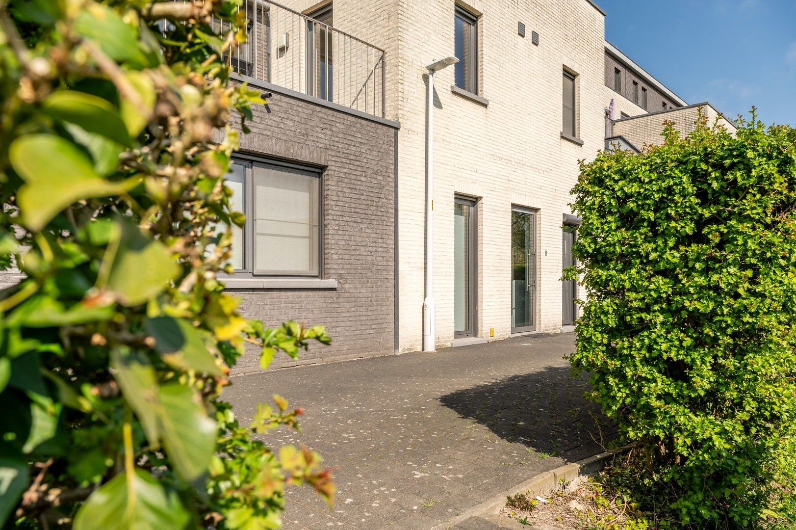 Instapklaar gelijkvloers appartement met tuin + optioneel een garage box! foto 8