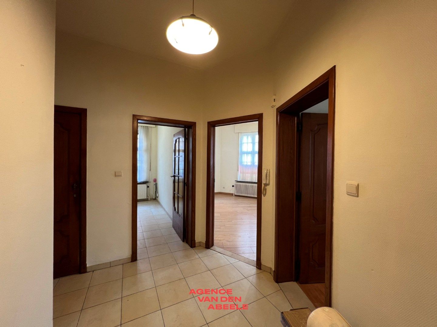 Gelijkvloersappartement vlakbij Sint-Annakwartier foto 3