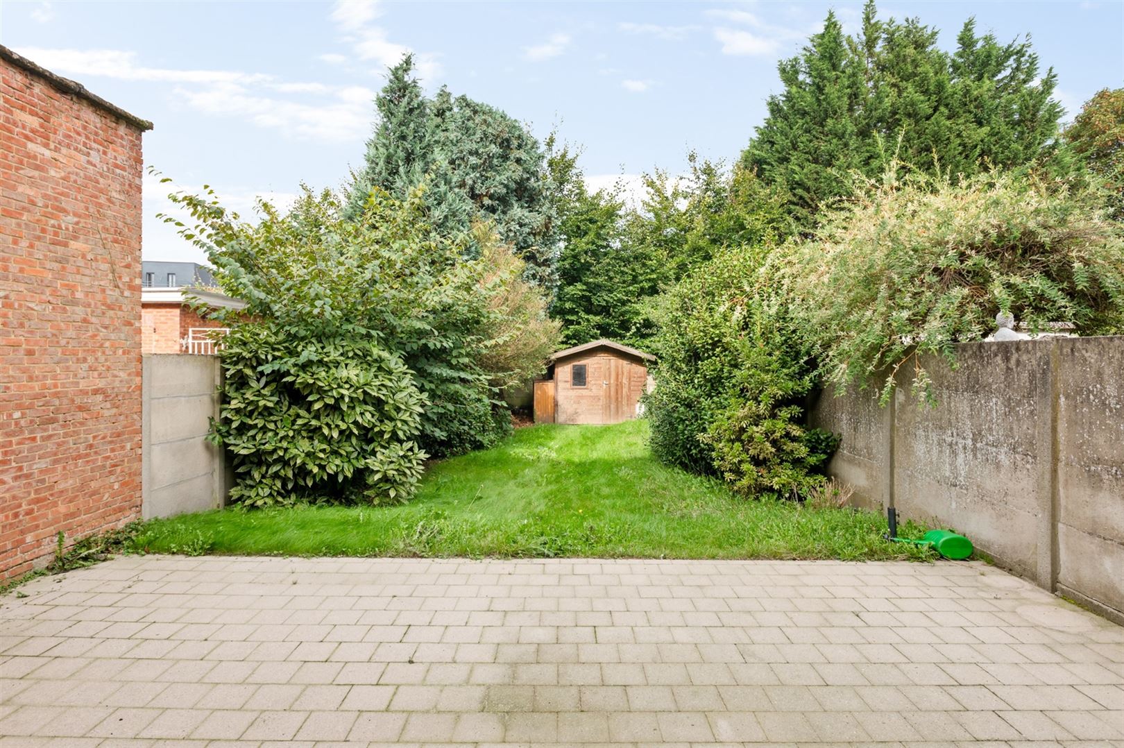 Centraal gelegen burgerwoning met 3 slaapkamers en tuin foto 2