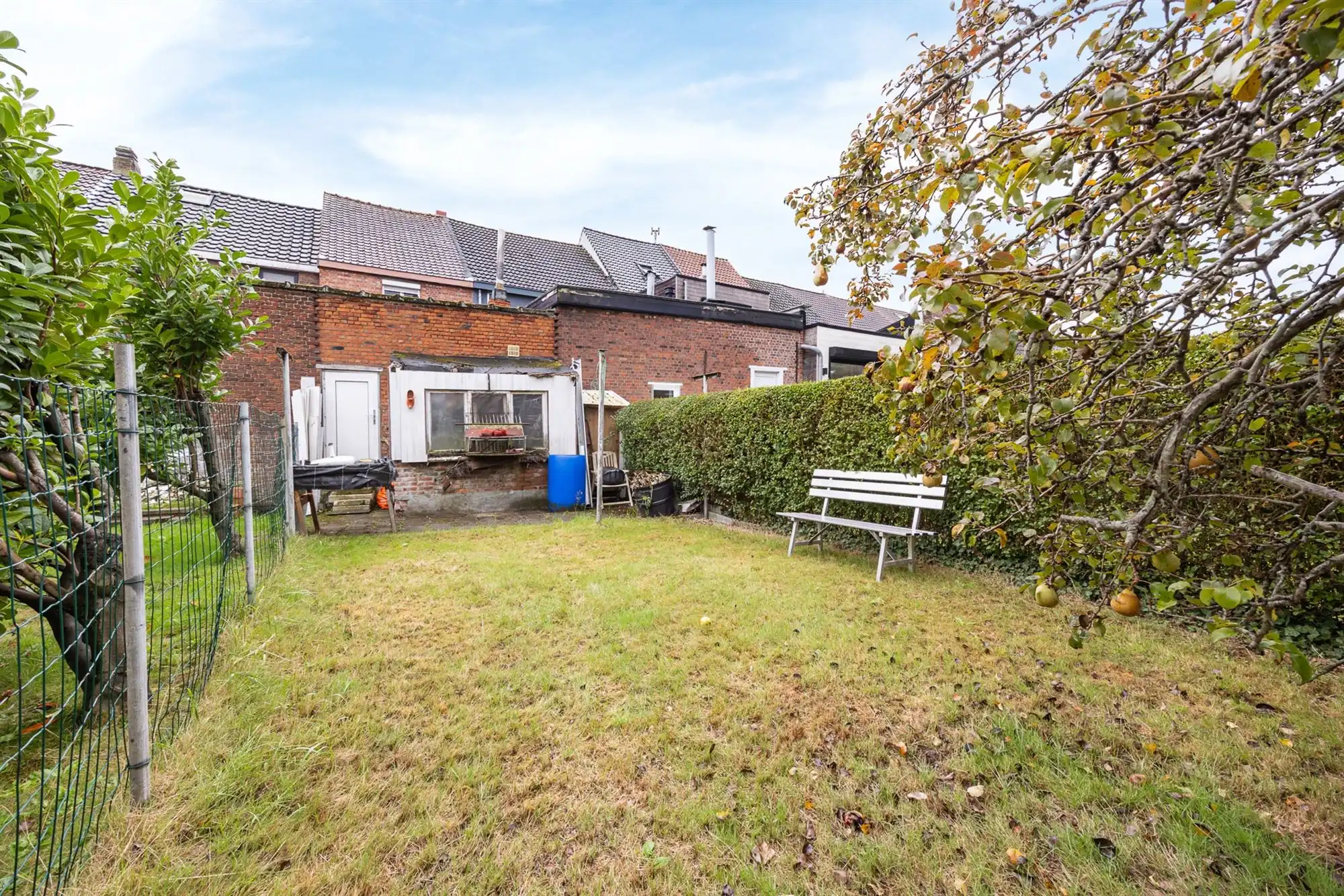 huis met twee slaapkamers en tuin foto 3
