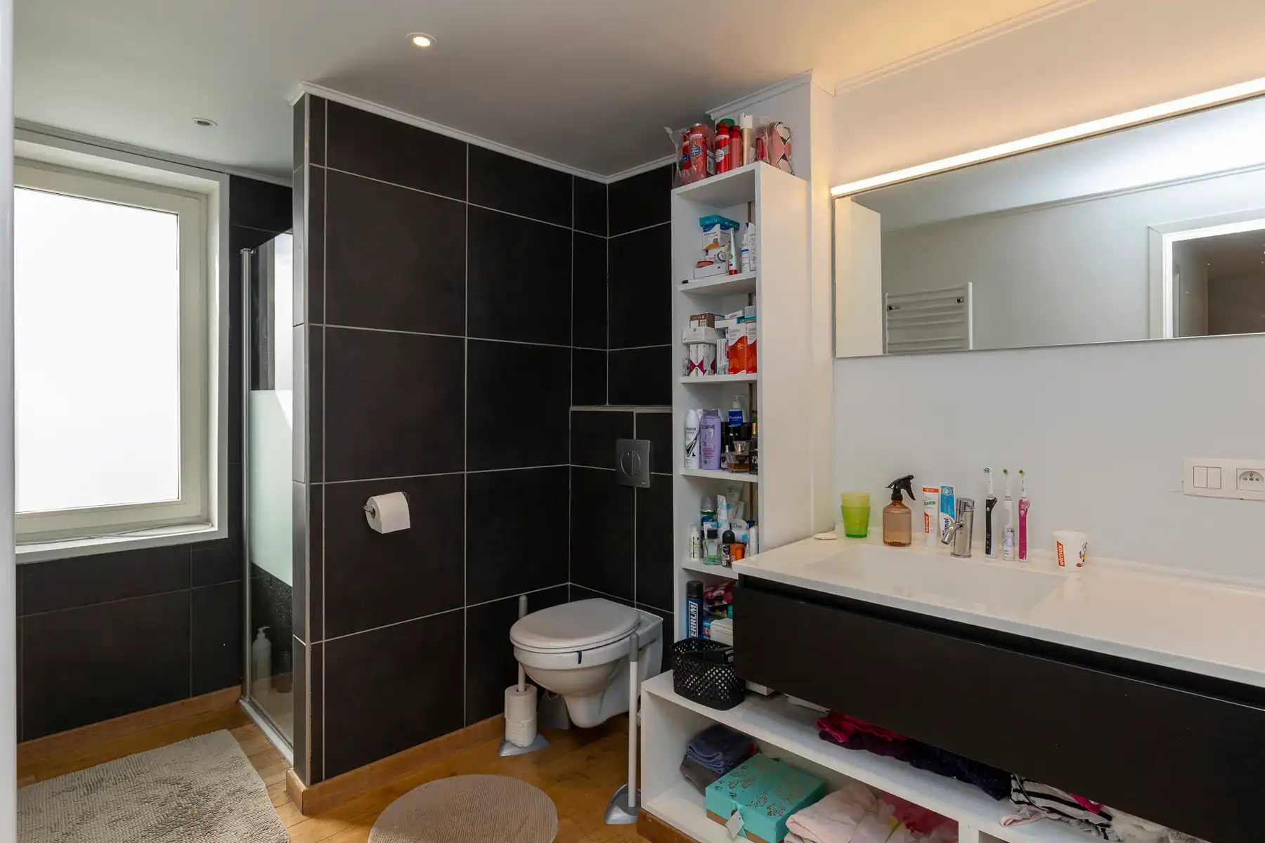 Toffe woning met 2 slaapkamers, bureau en garage foto 10