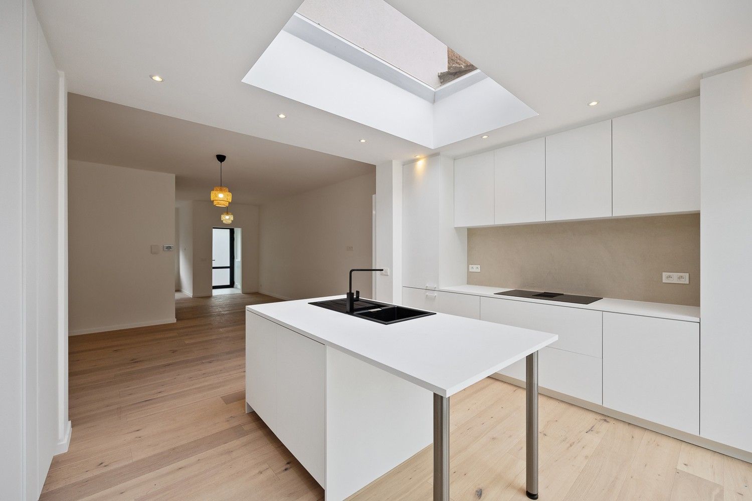 Kwalitatief in 2025 gerenoveerde eengezinswoning (±160m²) met 4 slaapkamers en een prachtige stadstuin - Zeer lage EPC-score! foto 9