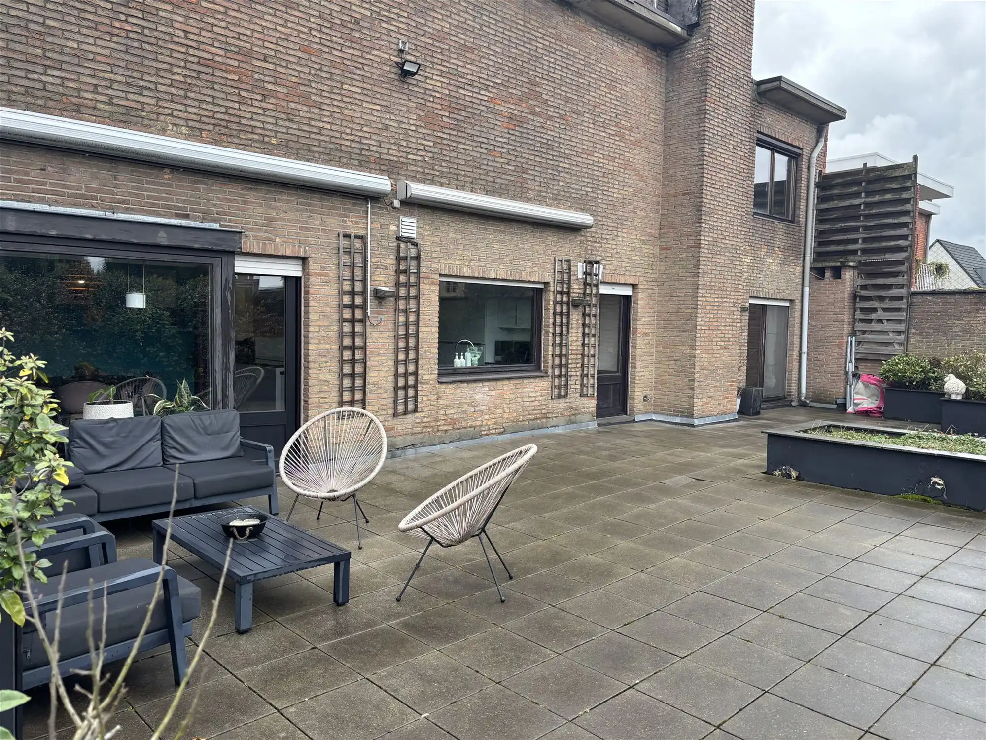 Zeer ruim appartement in centrum Edegem te huur foto 5