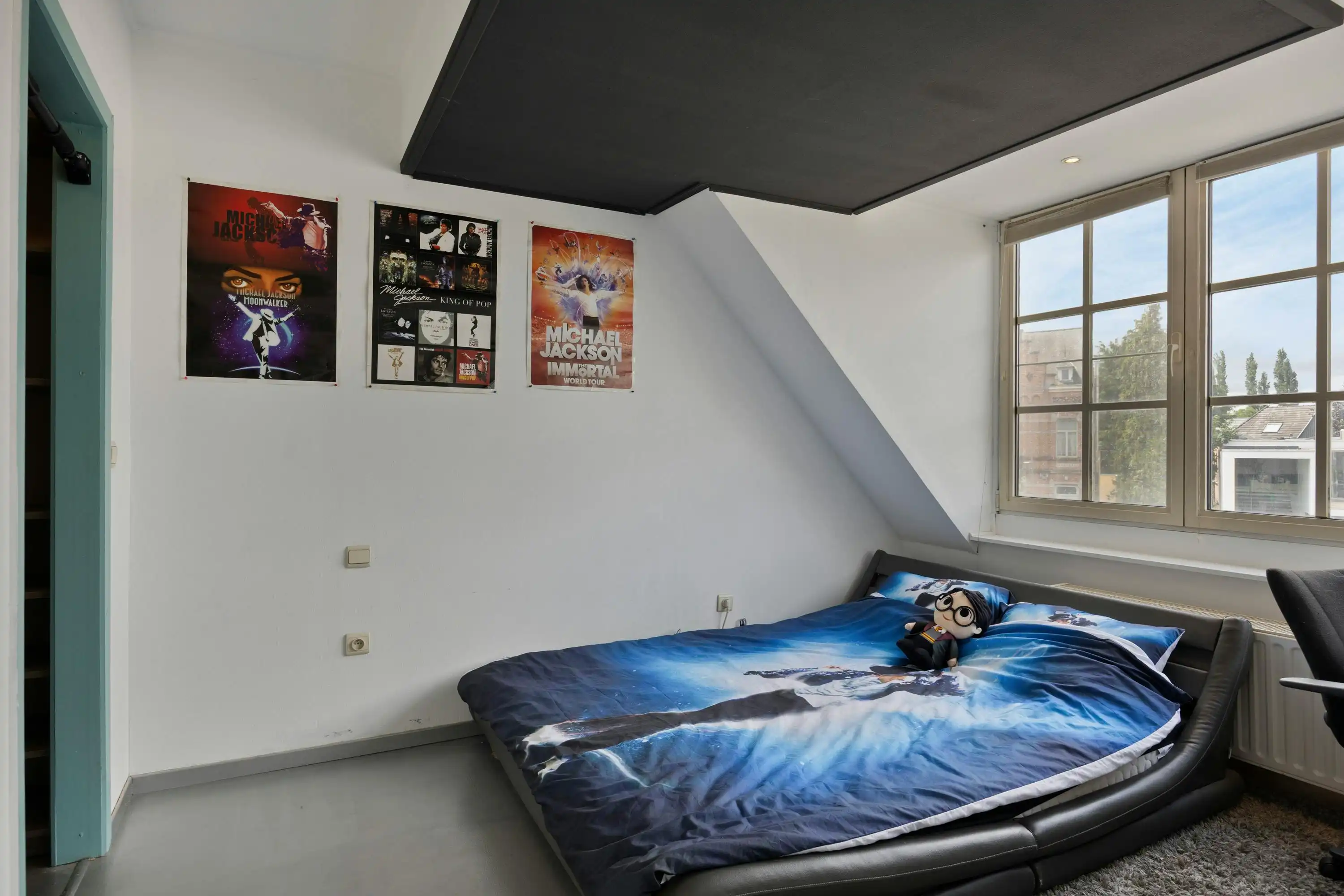 Handelsgelijkvloers met appartement op de markt in Ternat foto 18