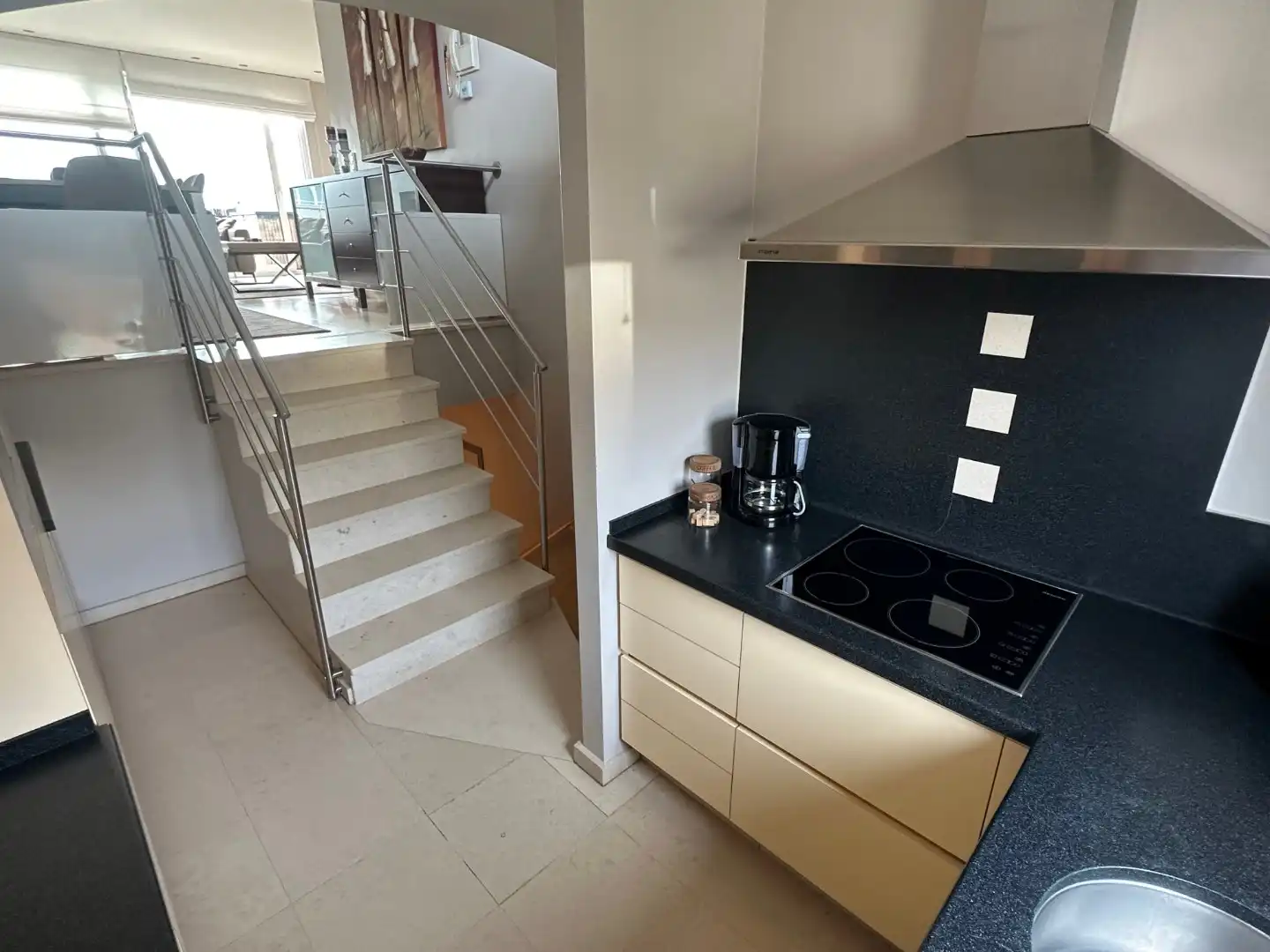 PRACHTIGE GEMEUBELDE PENTHOUSE TE KOOP OP 100 M. VAN HET STRAND IN KOKSIJDE foto 8