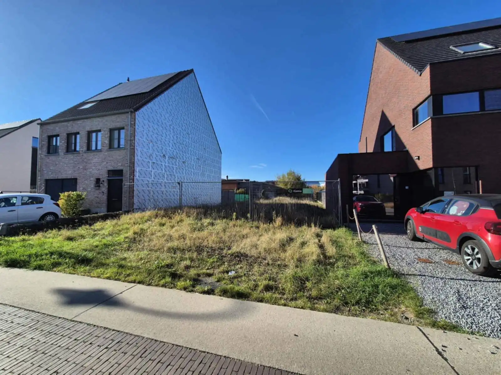 Bouwgrond voor halfopen bebouwing in rustige wijk foto 2