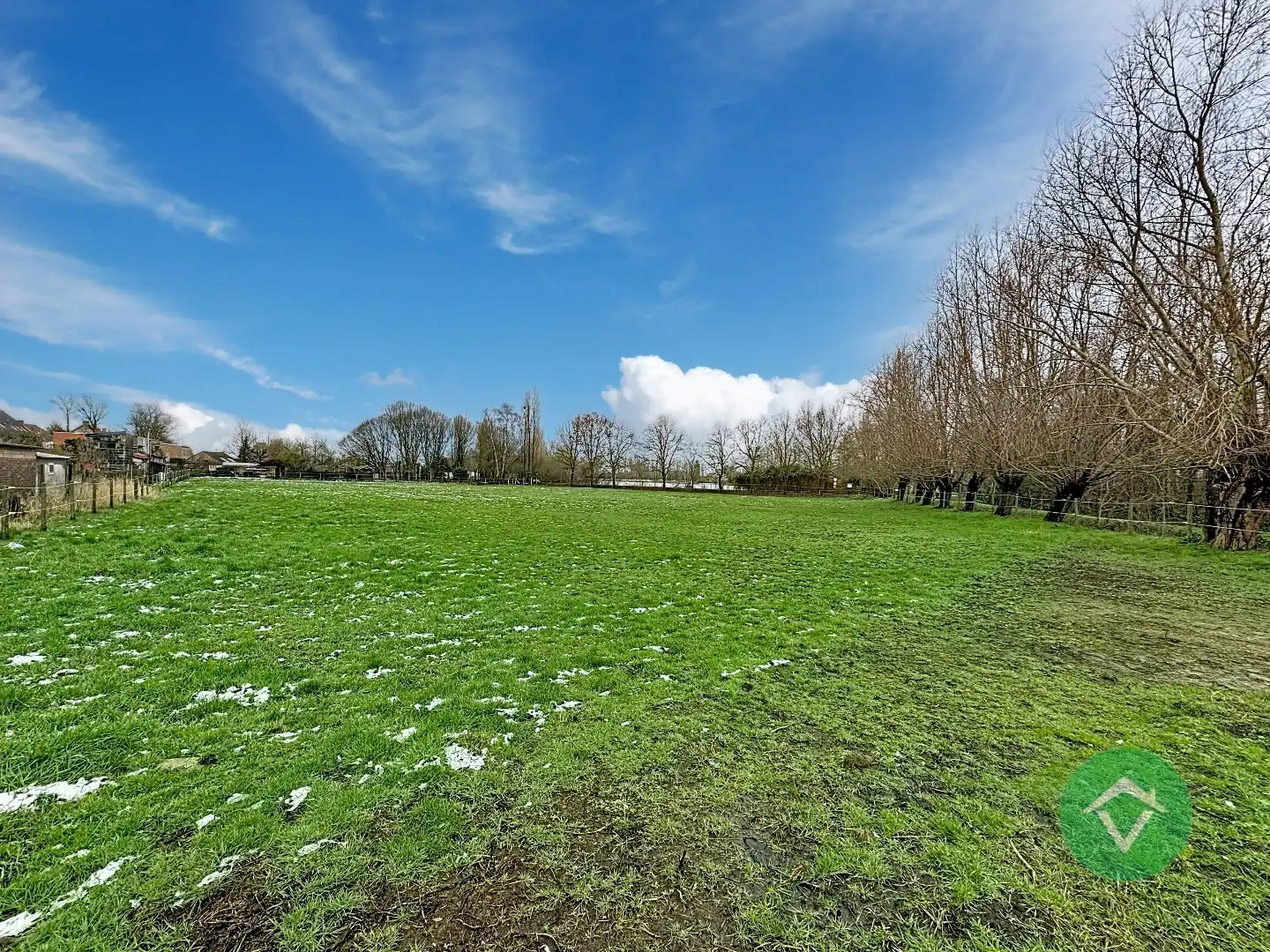 Alleenstaande woning met naastliggend stuk bouwgrond en weide te Eernegem foto 13