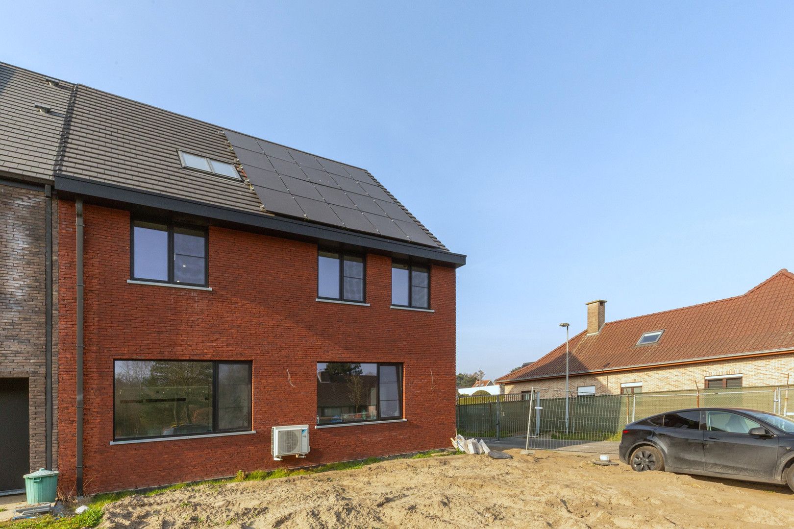 Unieke, ruime nieuwbouwwoning met tuin foto 17