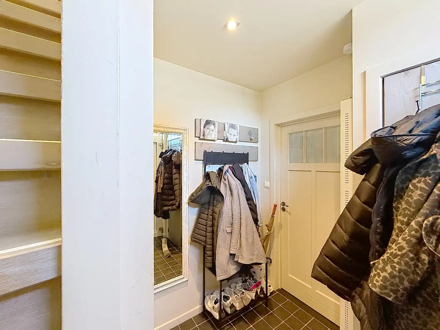 Instapklare twee-onder-een-kapwoning met uitbouw, luxe overkapping en zonnige tuin op het westen  foto 24