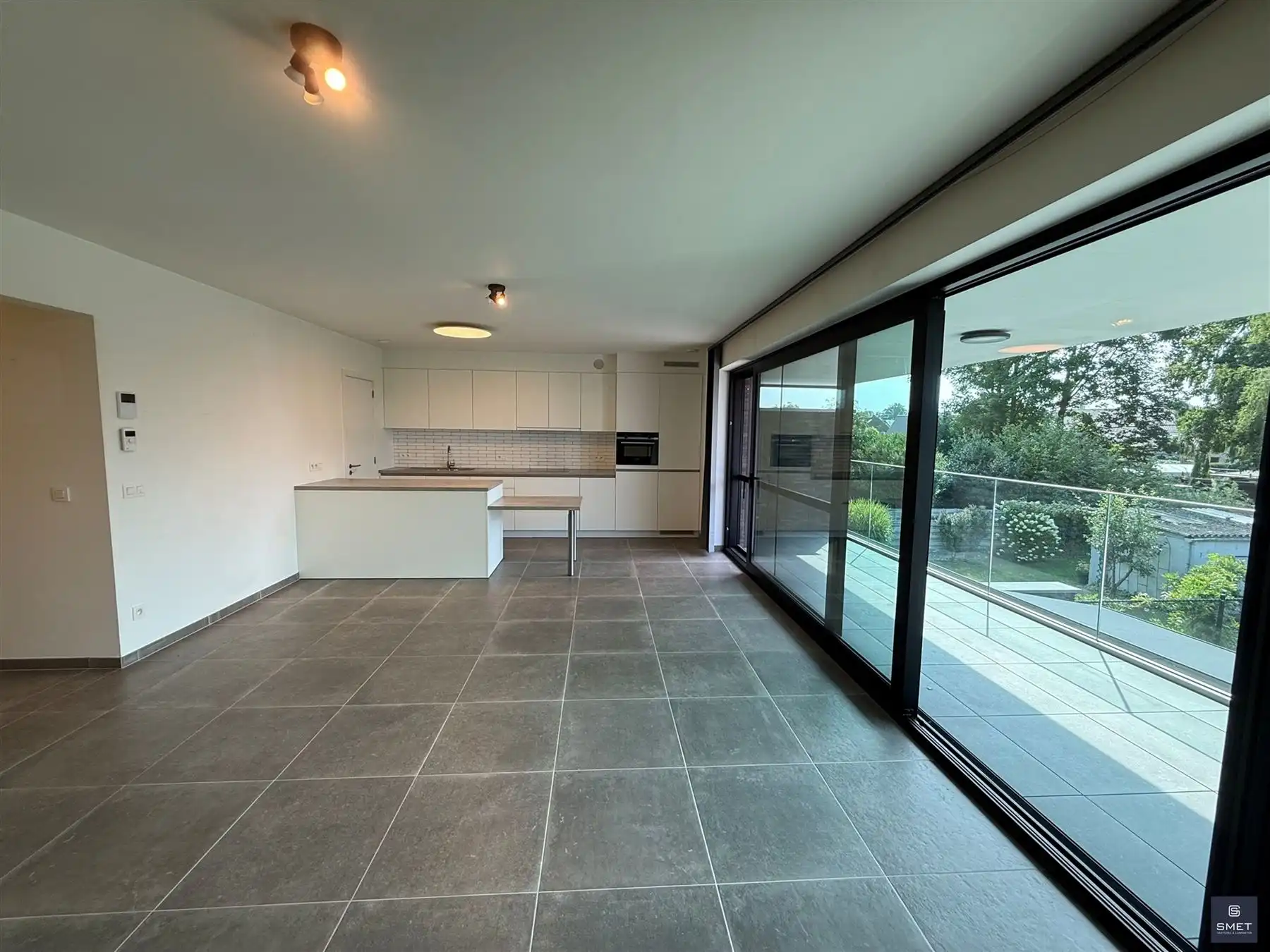APPARTEMENT MET 2 SLPKS  EN GROOT TERRAS foto 6
