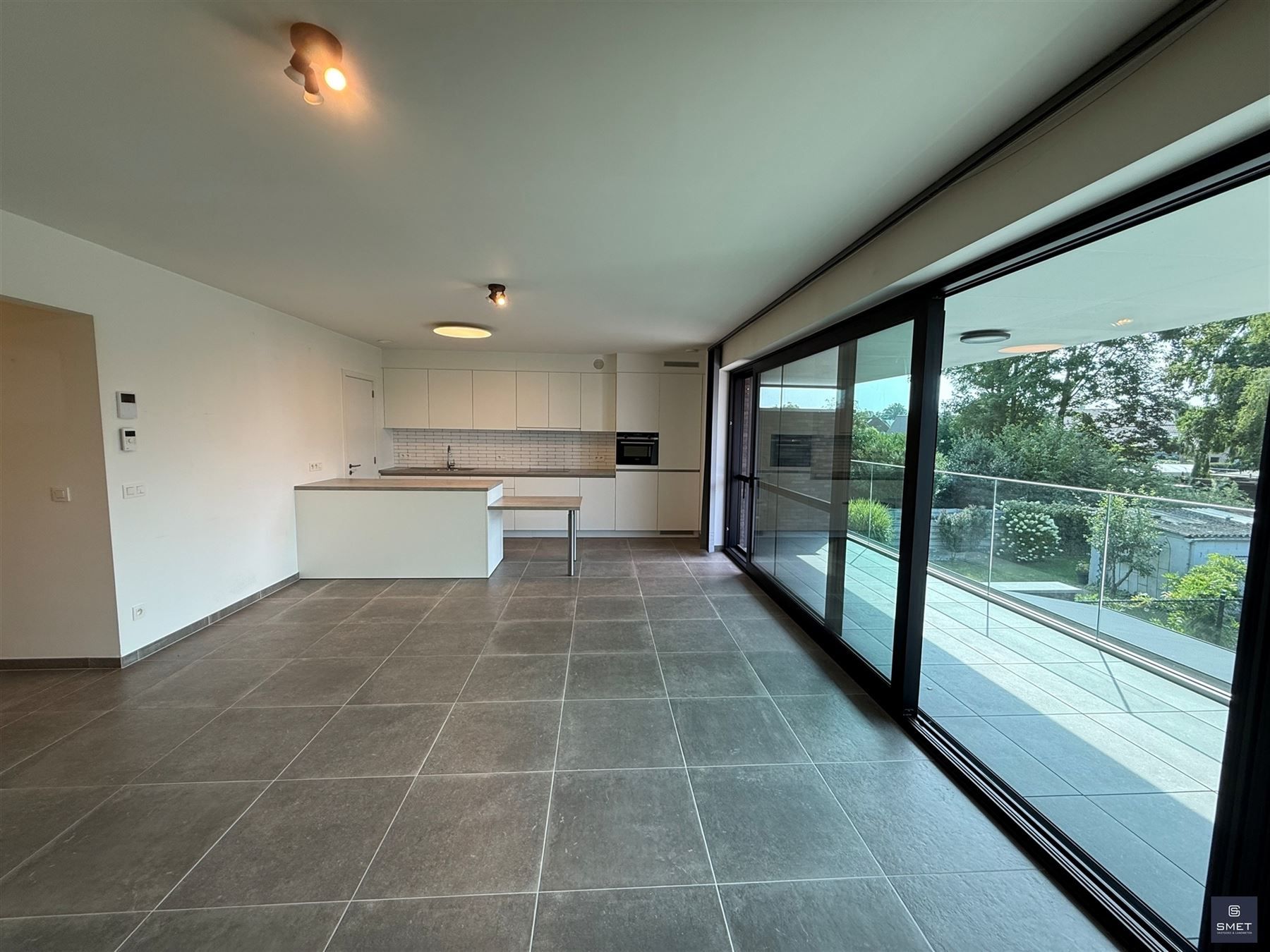 APPARTEMENT MET 2 SLPKS  EN GROOT TERRAS foto 6