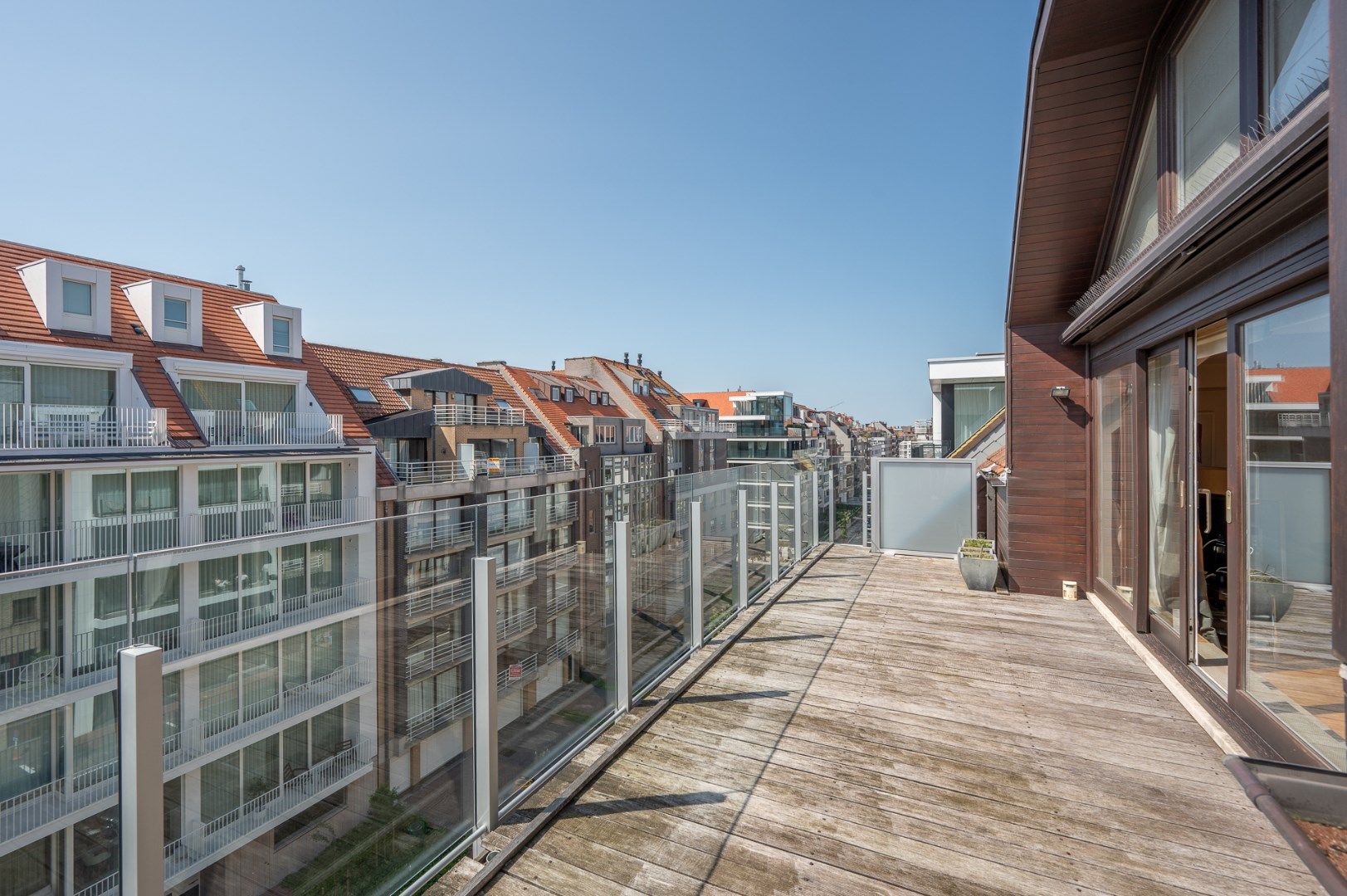 Ruim en zonnig dakappartement met ca. 33m² terrassen gelegen in het centrum van Knokke, op wandelafstand van de Zeedijk foto 24