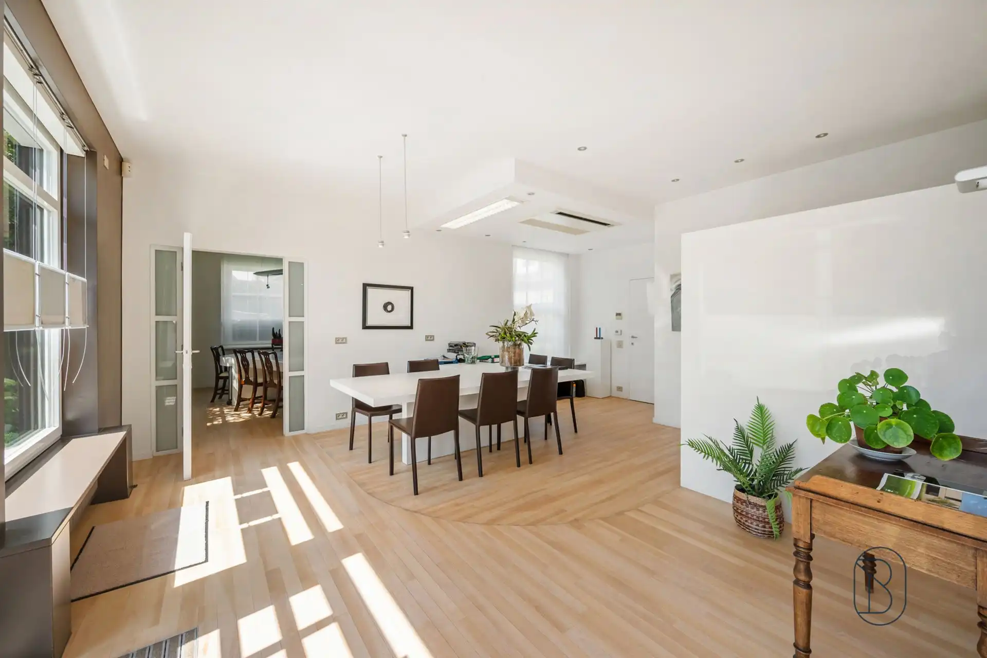 Exclusieve villa met praktijk/kantoor en prachtige tuin foto 11