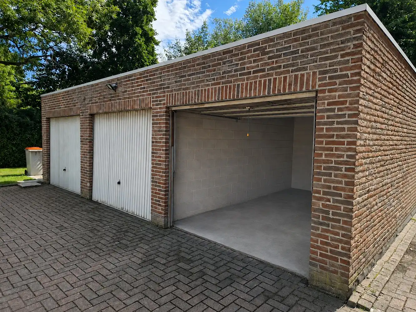 Te huur: gesloten garagebox in Lanaken foto 4