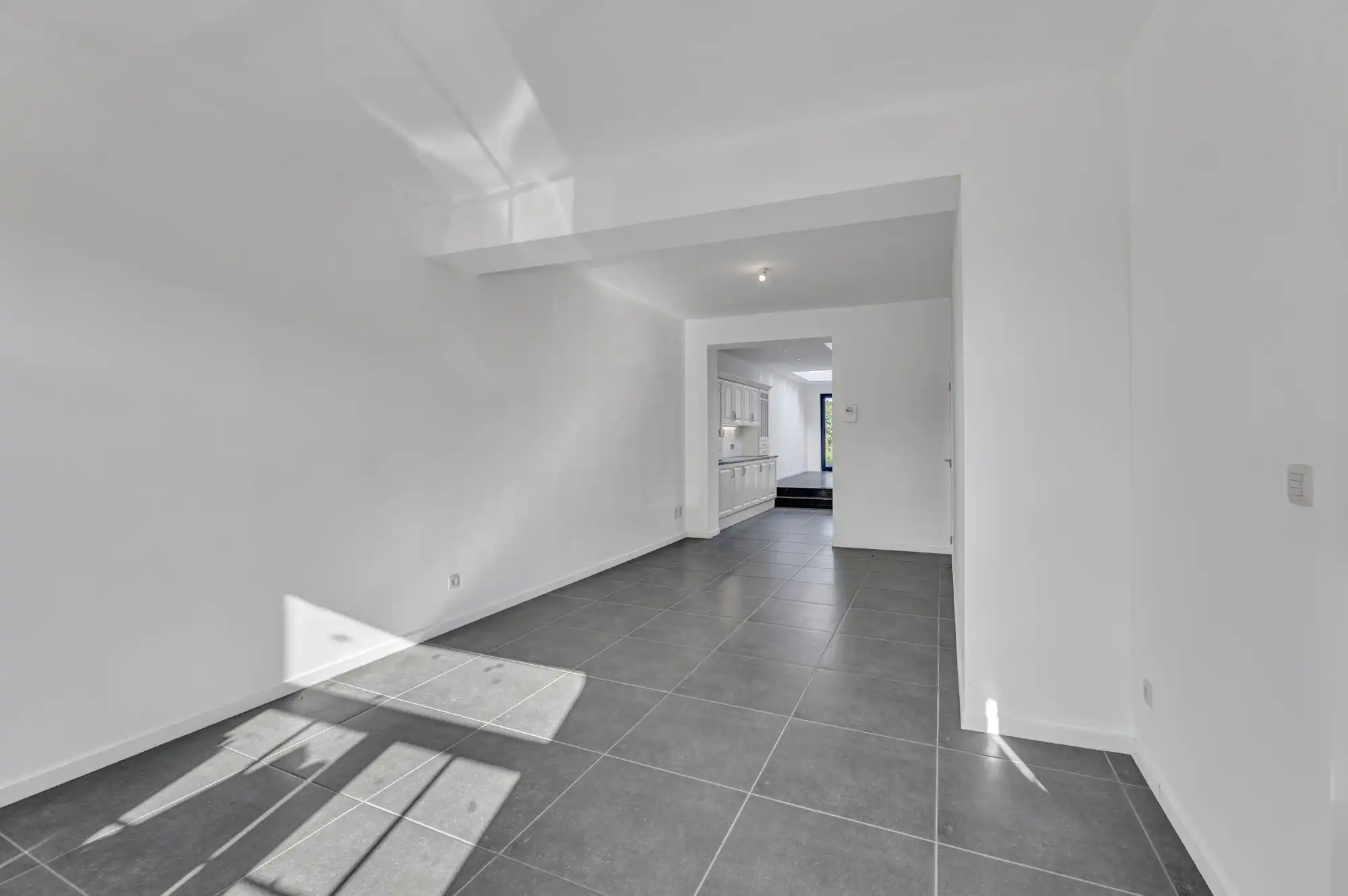 Volledig gerenoveerde woning met garage, 4 slpks en EPC A foto 3