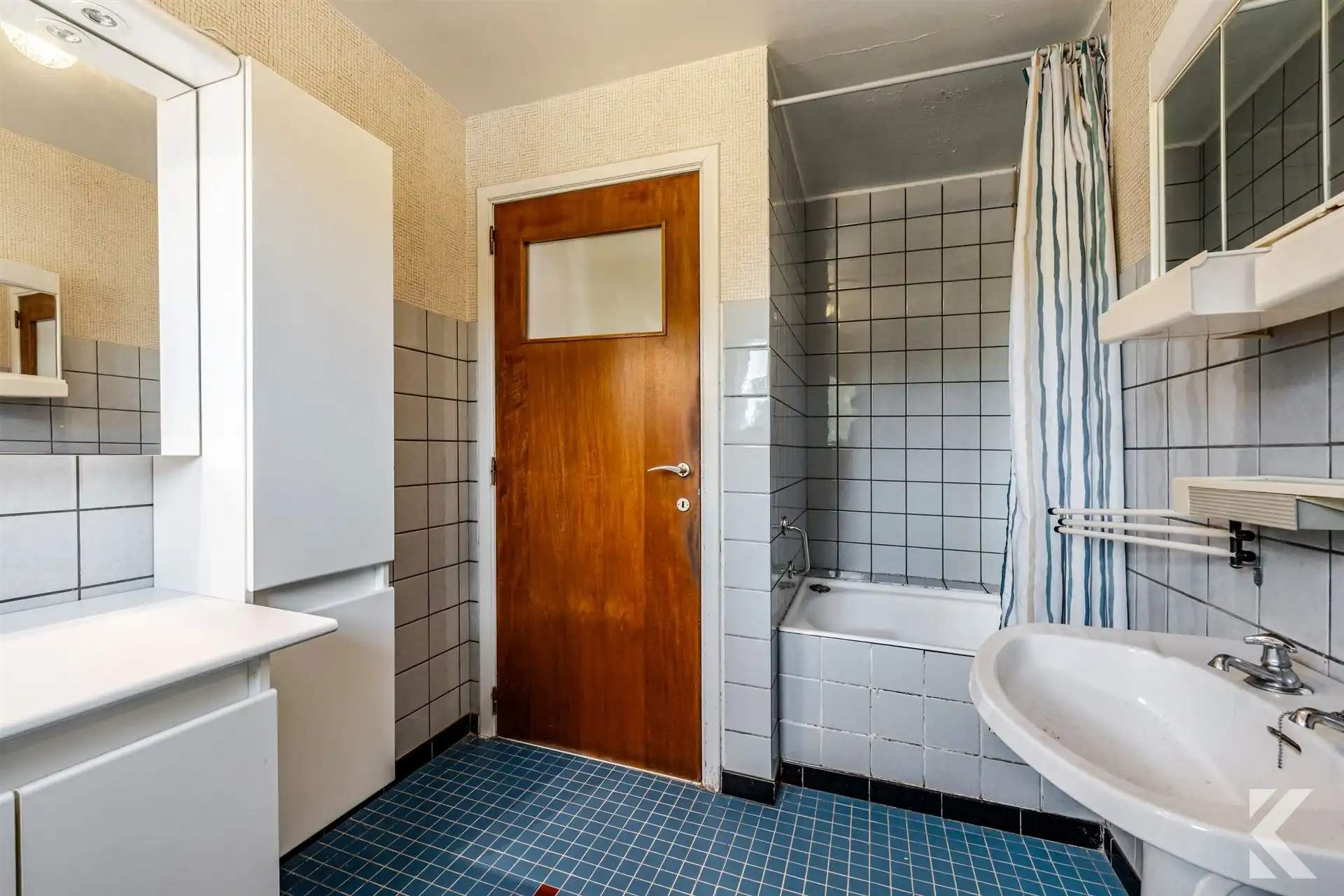Ruime gezinswoning op 553 m² met garage en open zicht foto 15