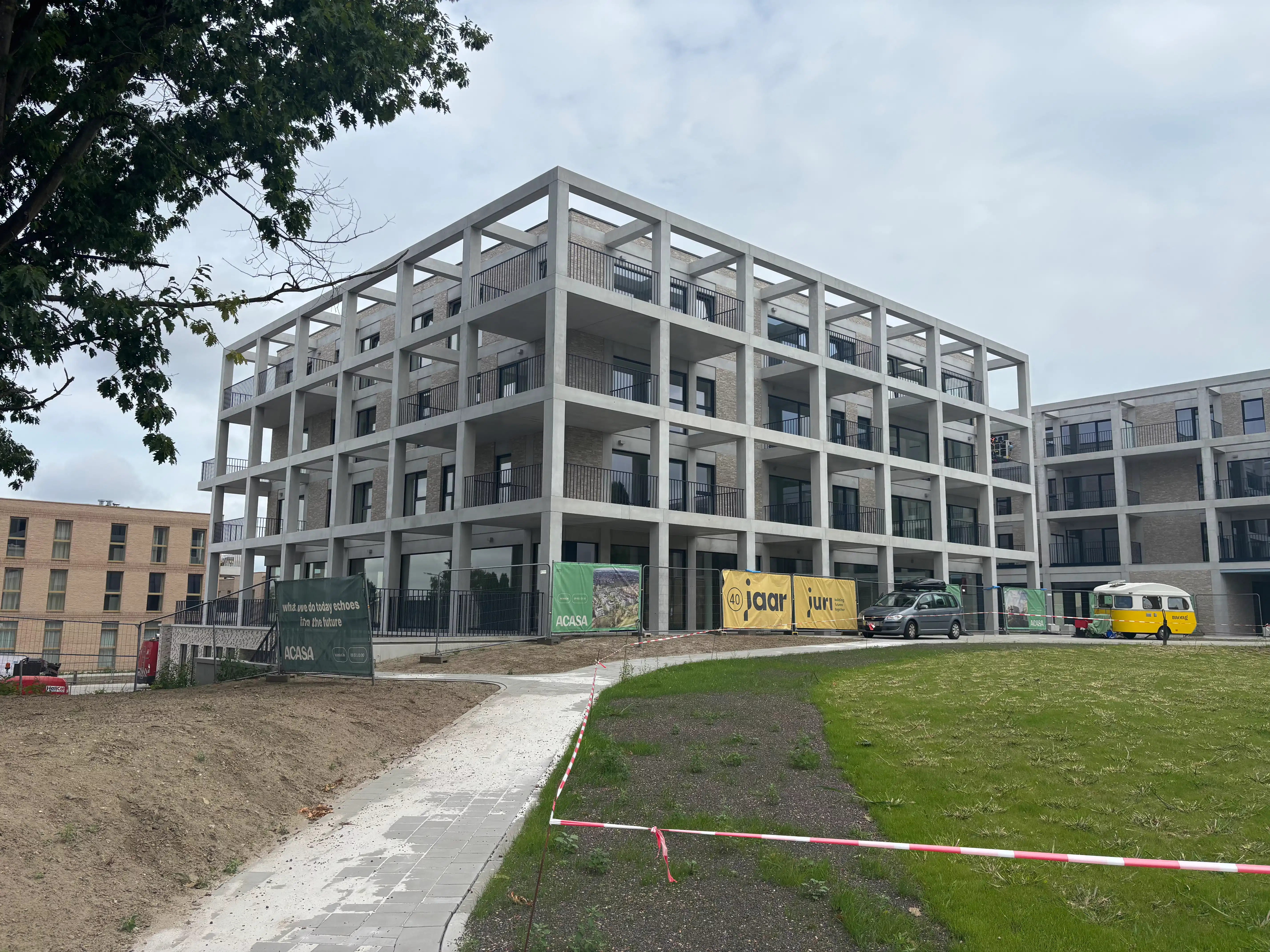 Nieuwbouw 2-slaapkamerappartement met bureau/dressing foto 15