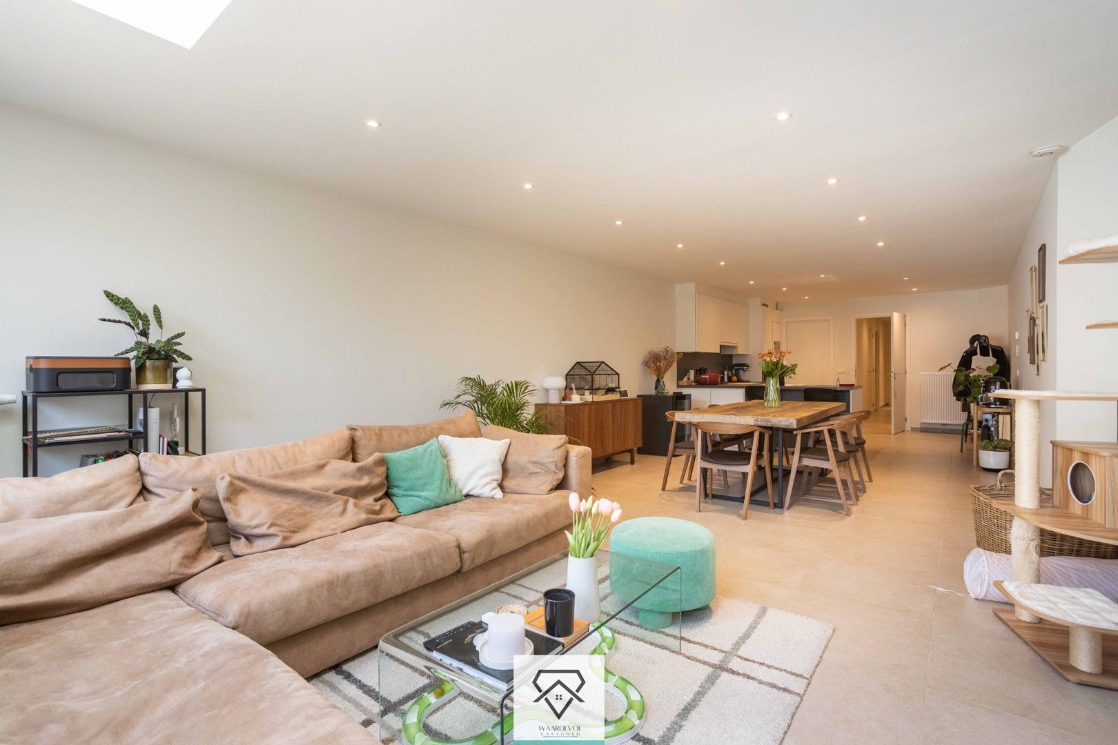 NIEUW uitzonderlijk appartement met tuin, zeer ruime garage en topligging nabij Sint-Pietersplein foto 3