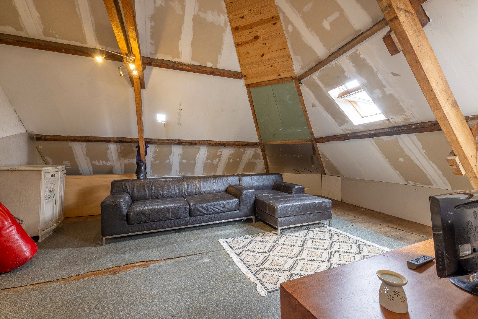 Super gezellige hoekwoning met 3 slk, overdekte koer en garage in Berlare centrum foto 15