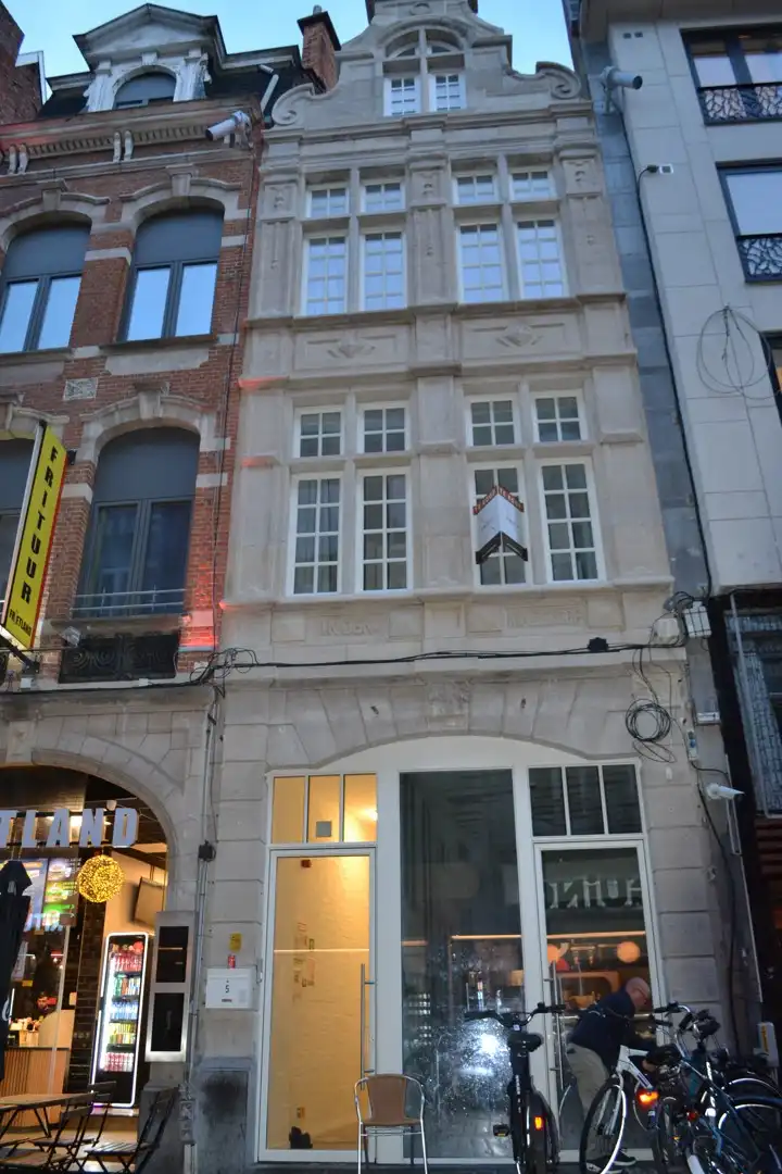 Moderne, gemeubileerde studio te huur in het hart van Leuven - Instapklaar en recent gerenoveerd! foto {{pictureIndex}}