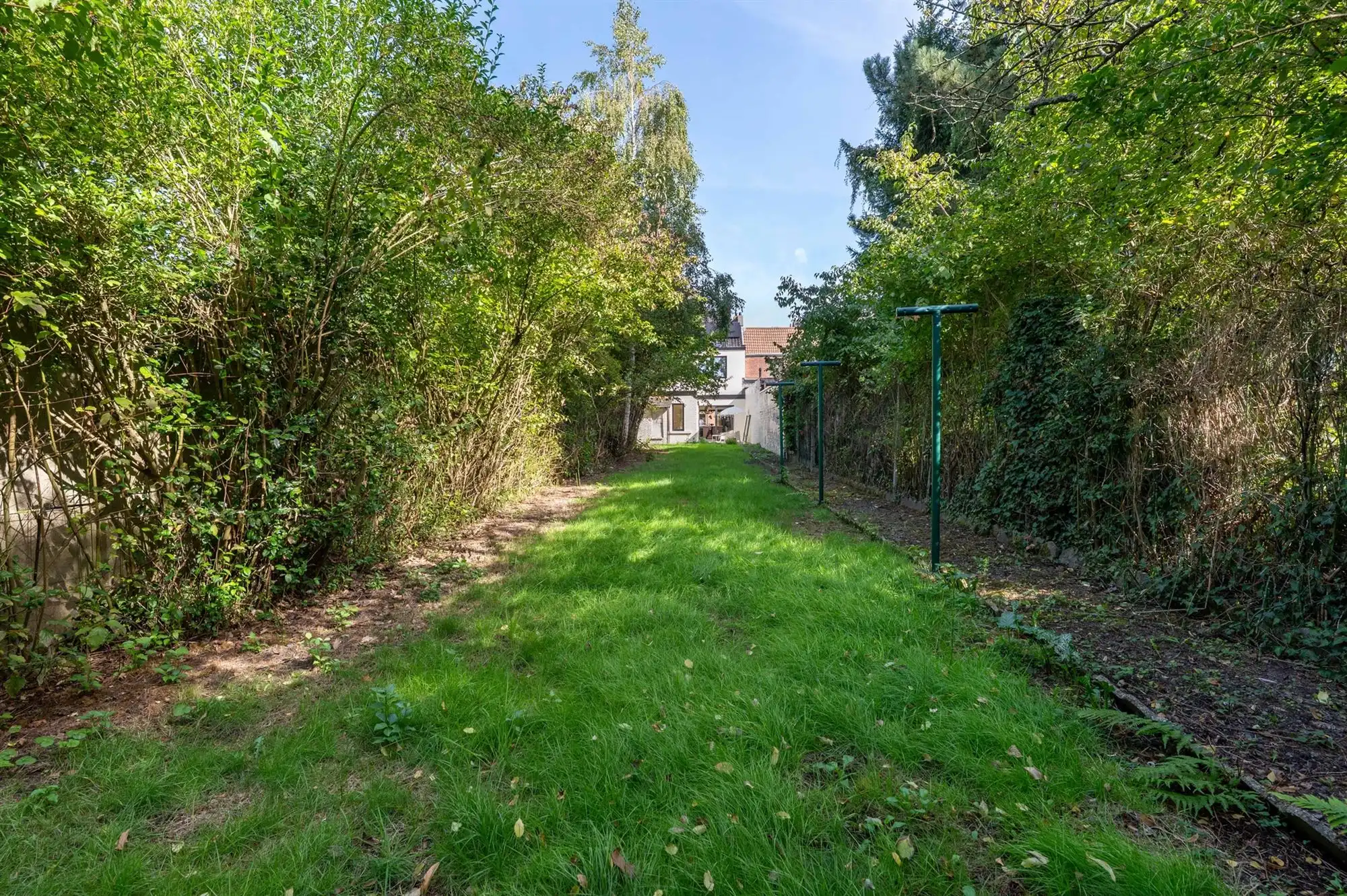 Gerenoveerde woning met 4 slk en grote tuin! foto 20