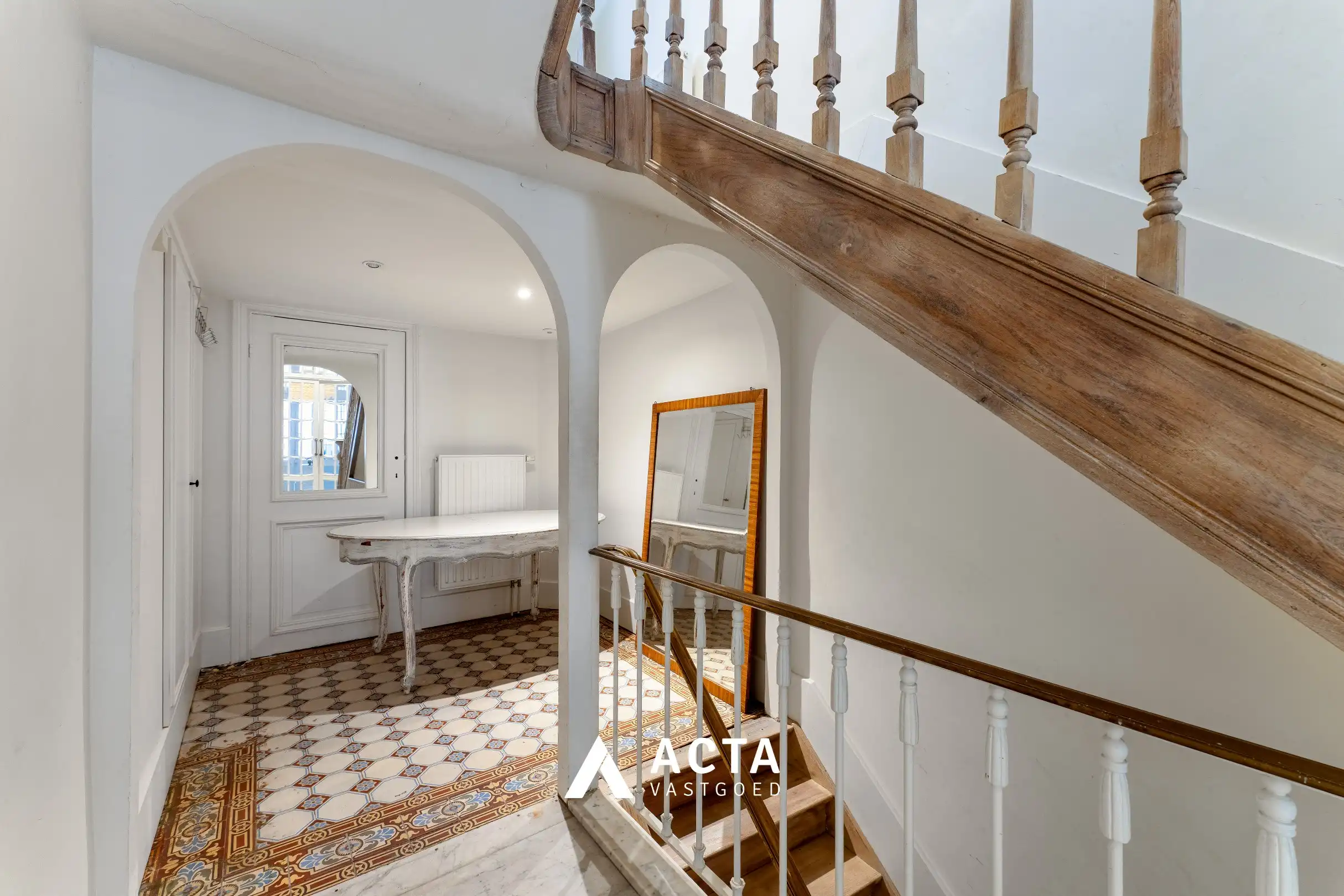 Gerenoveerd herenhuis in het centrum van Oostende foto 9