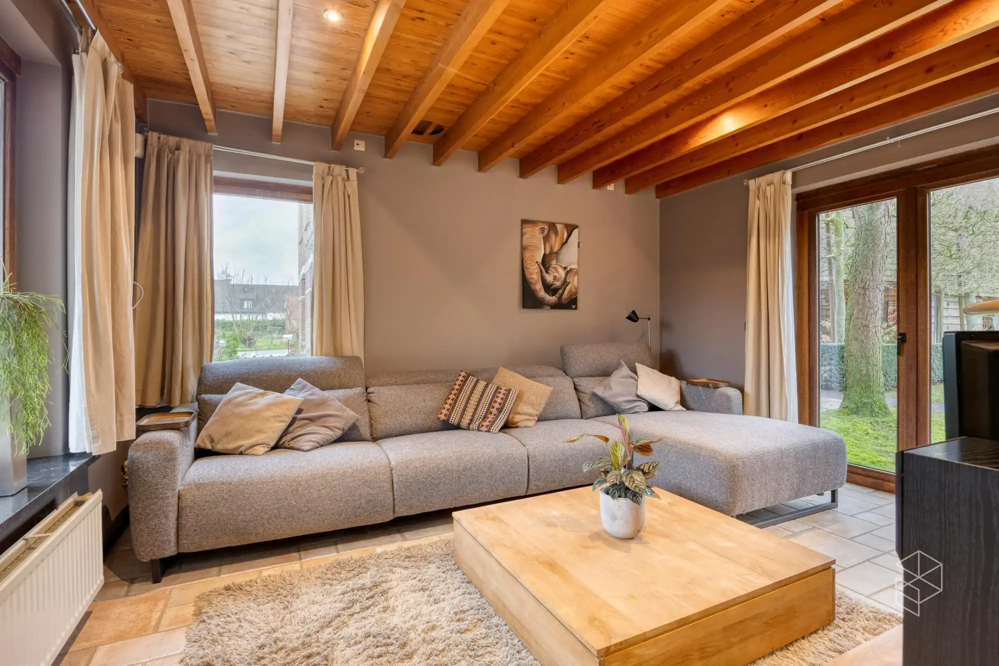 Karaktervolle villa met polyvalent bijgebouw, zwemvijver & aangelegde tuin met uitweg op 4.012m² foto 27