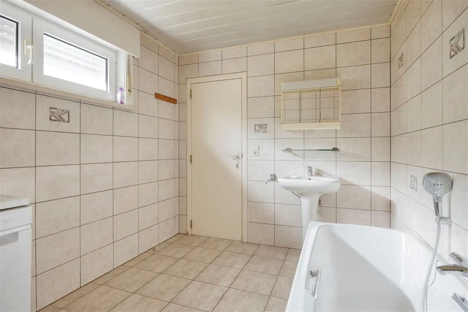 Ruime woning in deelgemeente Ename foto 11