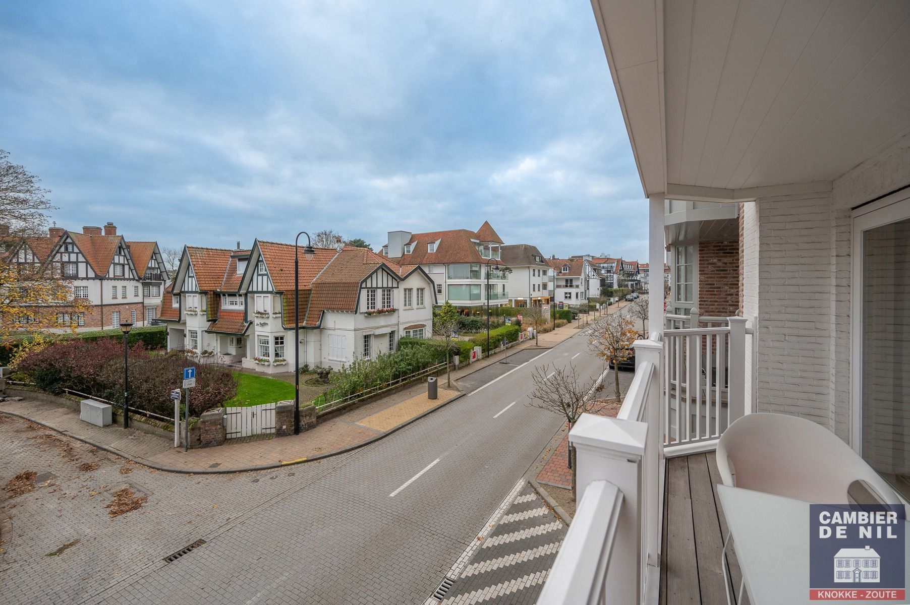 Prachtig, gemeubeld appartement in standingvolle residentie, op de Kustlaan, met open zicht foto 6