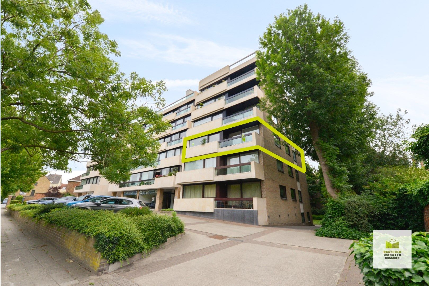 Gerenoveerd 3slpk appartement met 3 terrassen en ondergrondse staanplaats te centrum Brugge foto 2