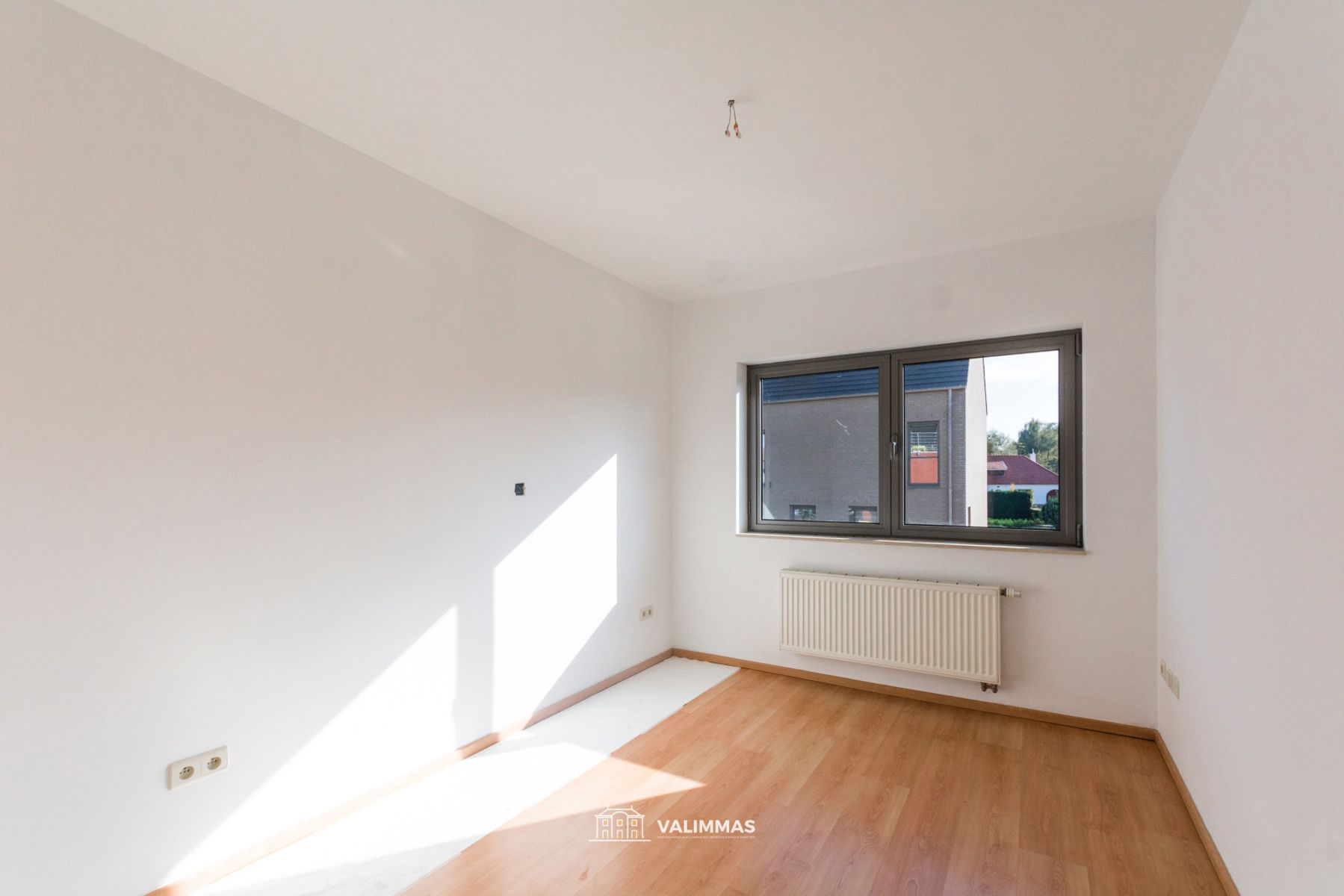 Een recent & instapklaar appartement met terras & garage foto 7