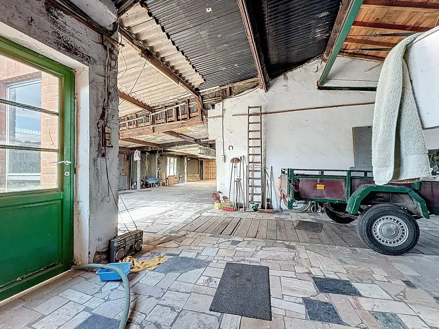 Charmante open bebouwing met grote tuin, hangaar en veel potentieel in Linter foto 14