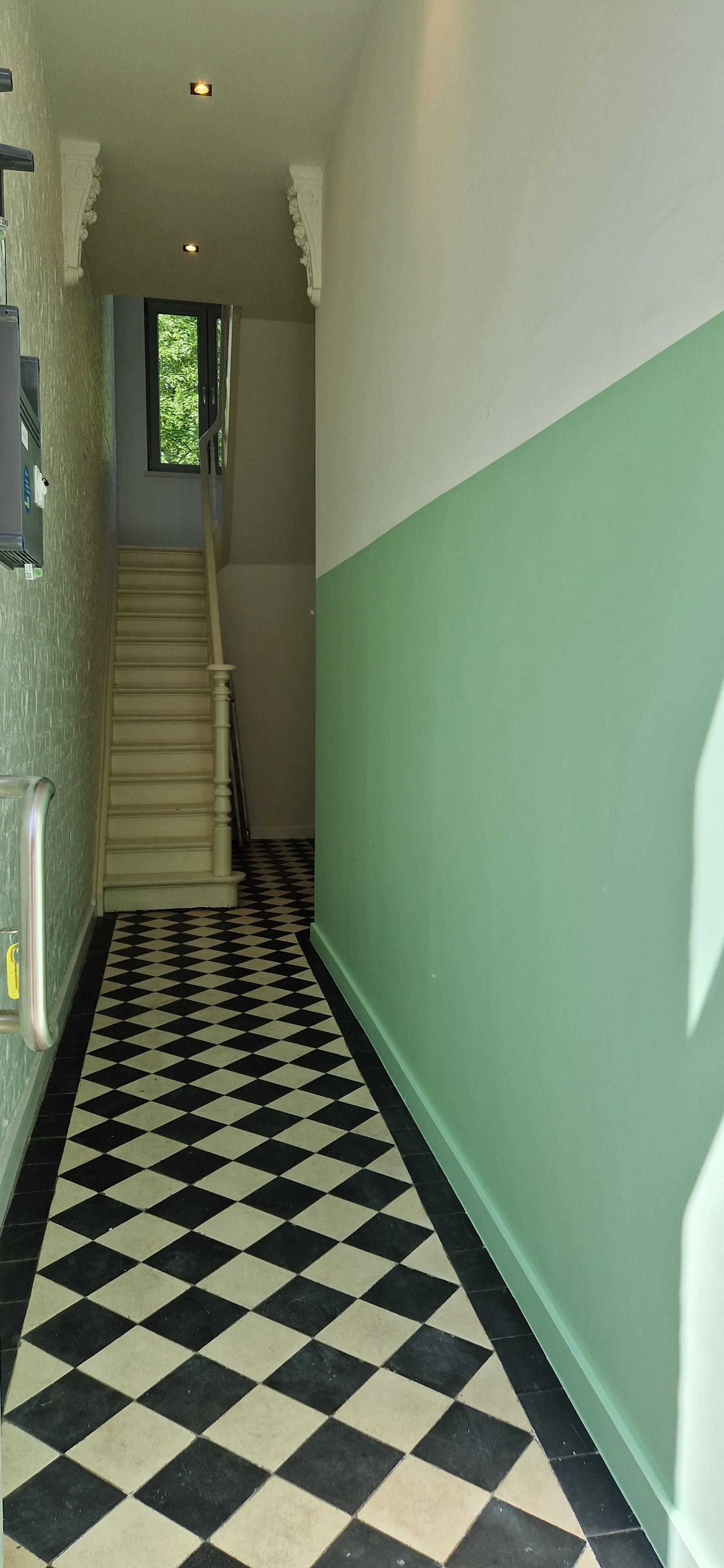 Karaktervolle HERENWONING met mooie leefruimten, 4 slaapkamers en een rustgevende tuin  op 1 are 70 ca.   foto 3