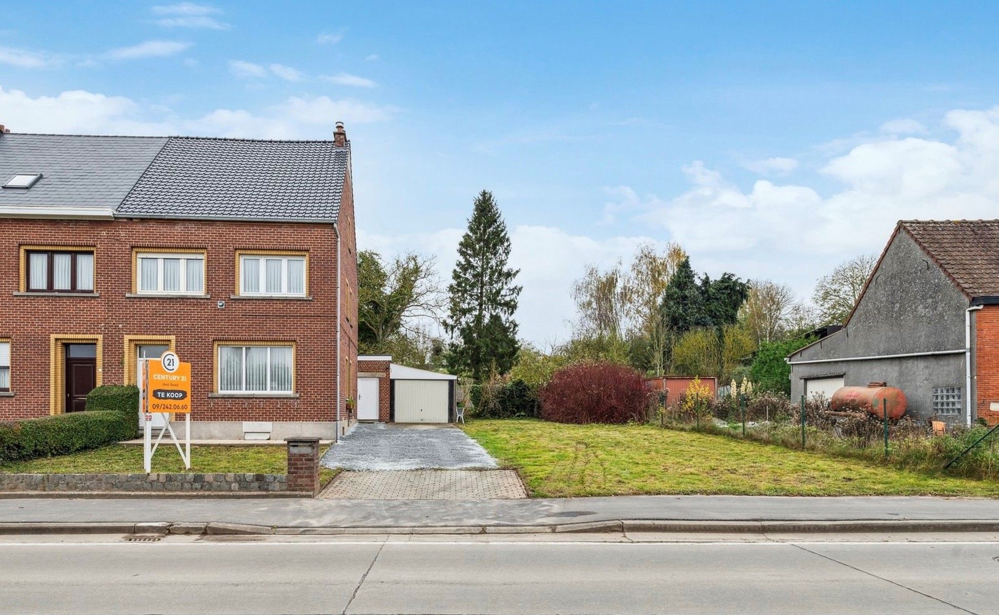 Te renoveren woning mét tuin aan de rand van het centrum foto 2