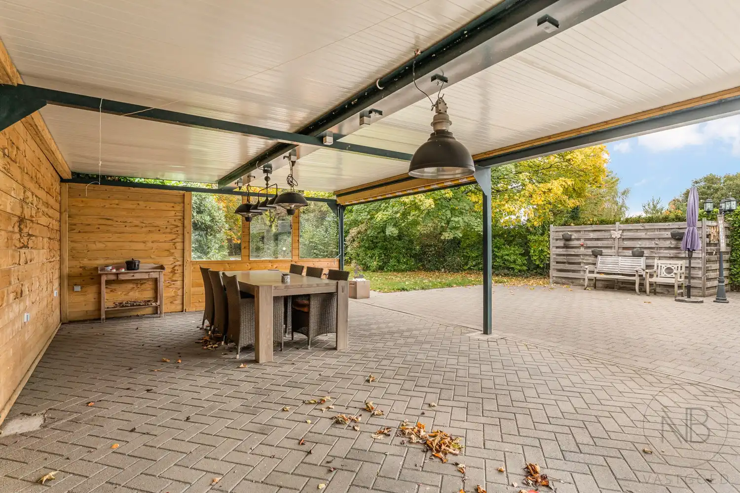 Pand met vergunde praktijkruimte, woonst, garage en carport in Opglabbeek foto 38