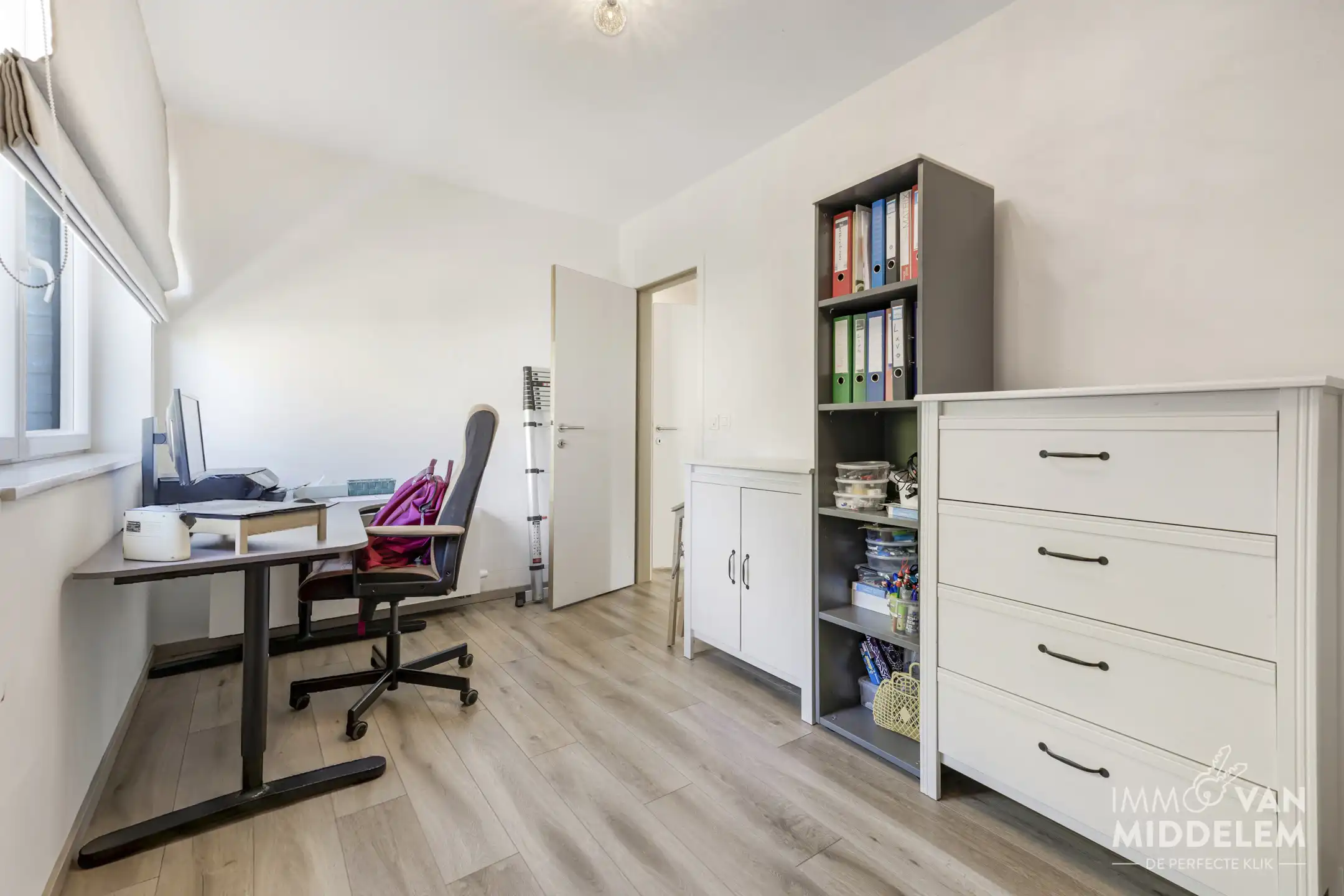 RUSTIG GELEGEN  3-GEVEL NIEUWBOUW MET 4 KAMERS EN TUIN  foto 19
