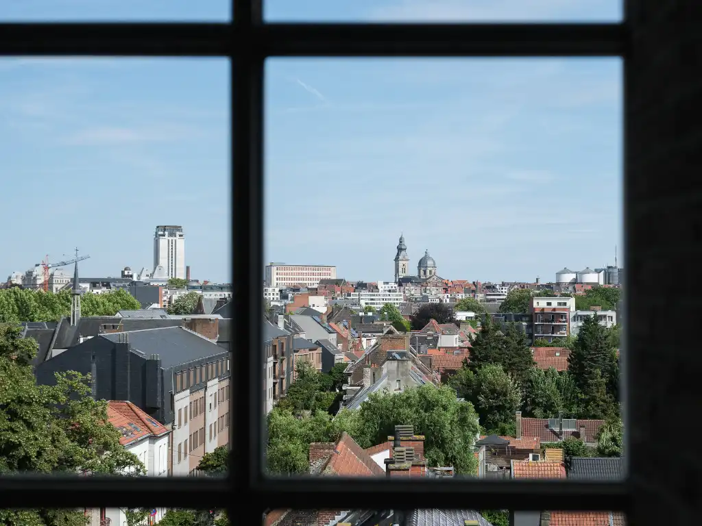 Appartement met panoramisch stadszicht op toplocatie nabij de Coupure foto 3