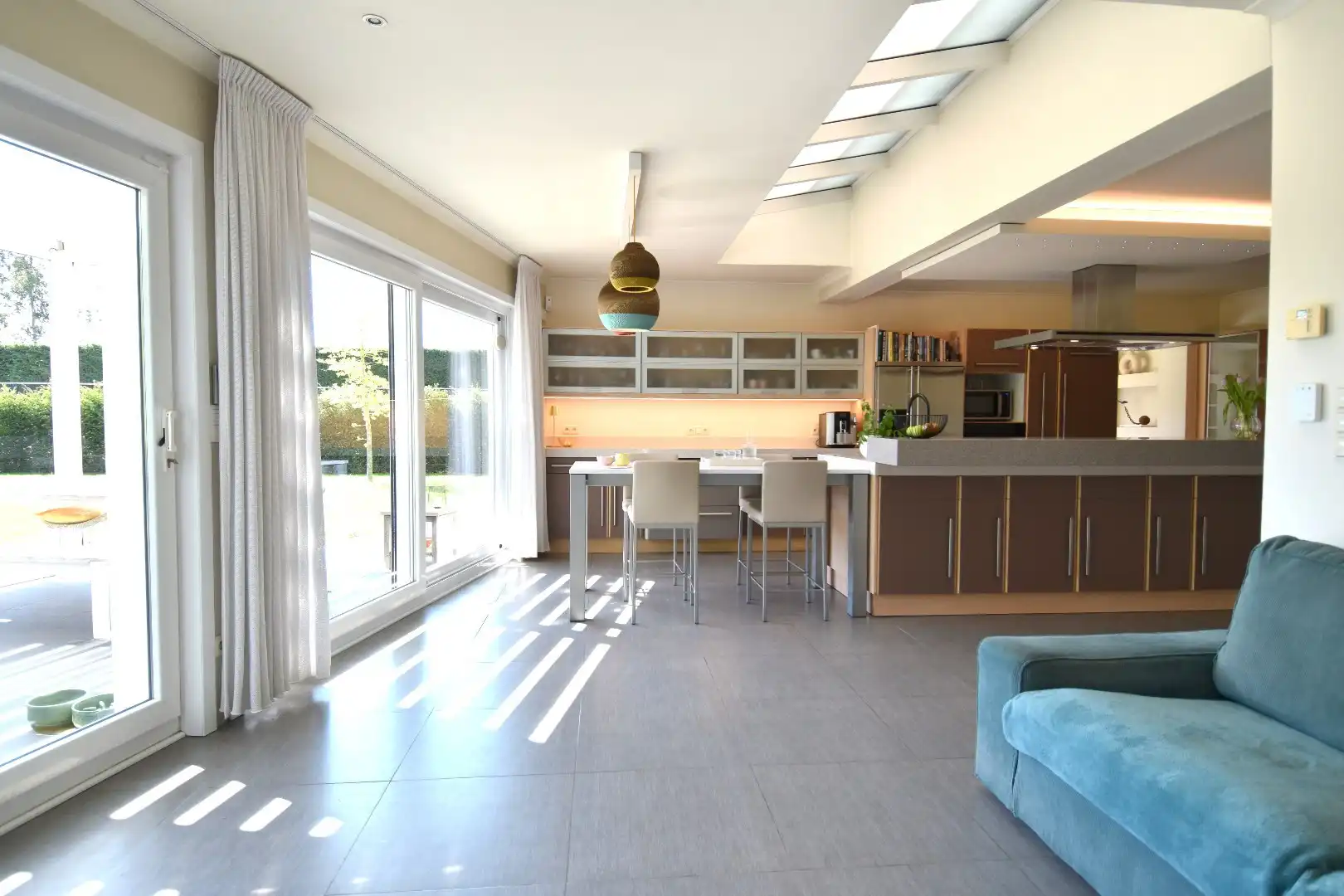 Villa met 4 slaapkamers, zwembad en mooie volumes te koop in Moorsele foto 20