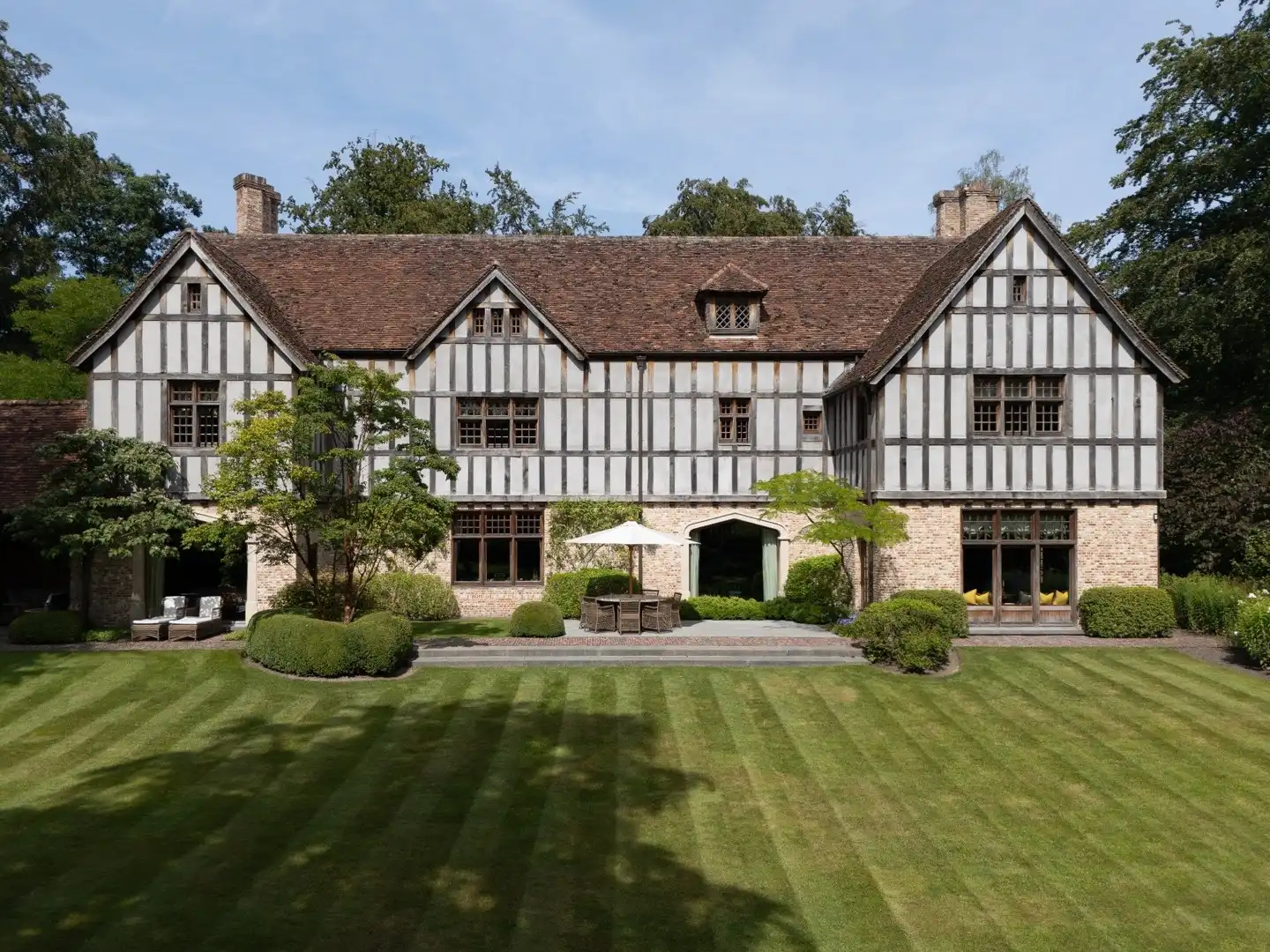 AN EXCEPTIONAL ENGLISH TUDOR RESIDENCE — SCHOTEN, ANTWERP foto 29