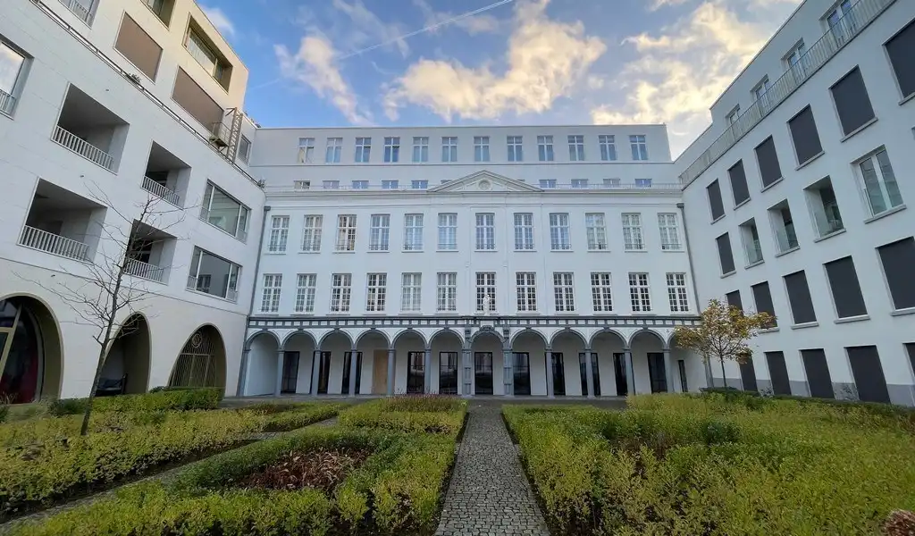 Nieuwbouw kantoor te koop in De Dams te Antwerpen foto {{pictureIndex}}