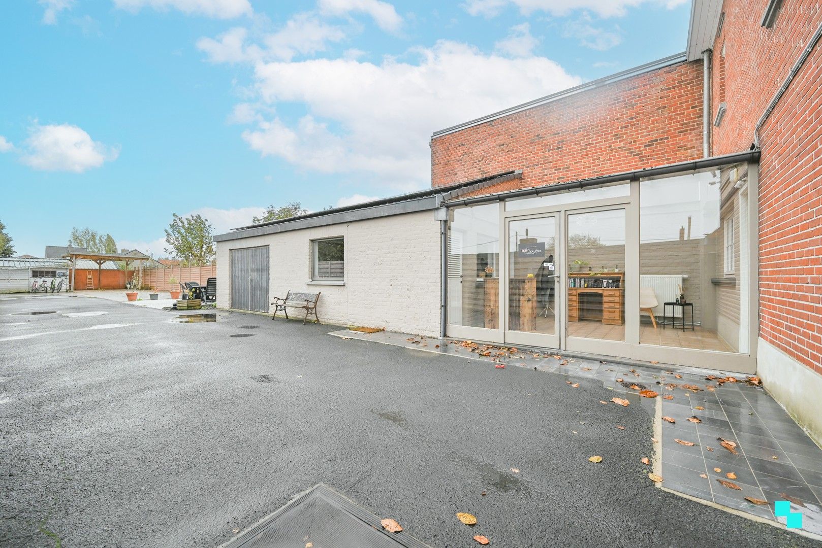 Ruime, gerenoveerde woning nabij centrum Oostrozebeke foto 17