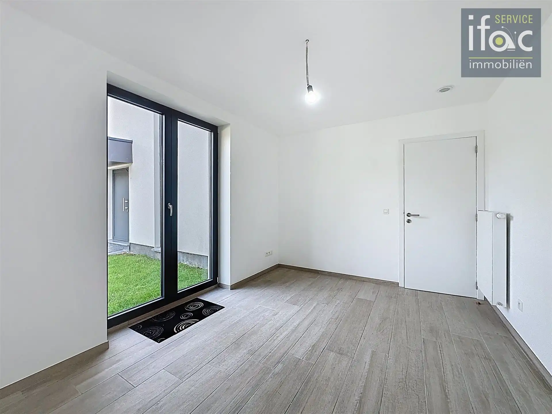 Moderne villa met 6 slaapkamers en zonnige tuin in wijk Arboretum foto 8