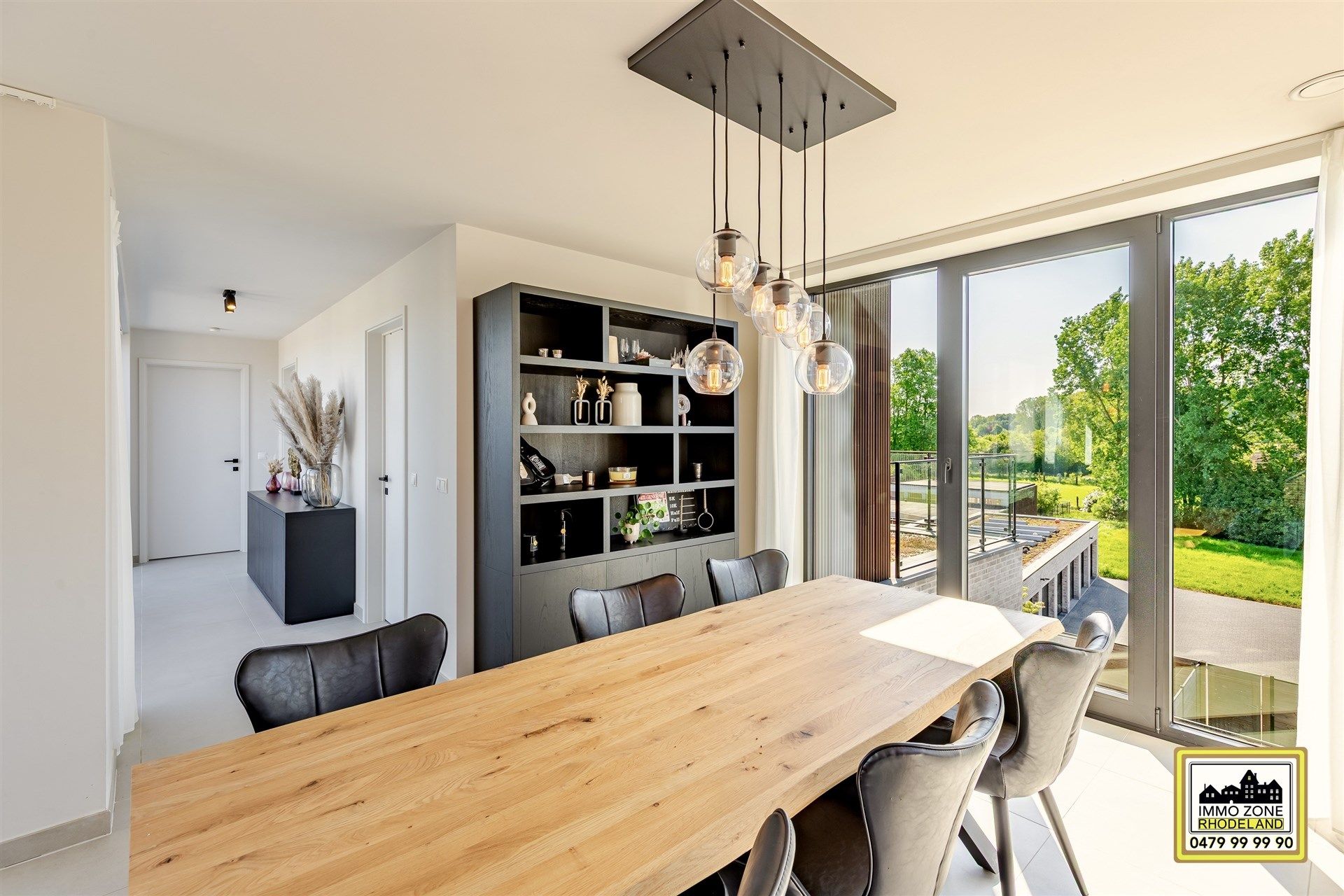 Lichtrijk appt met 2 slpks, 3 terrassen, garage, staanplaats foto 5