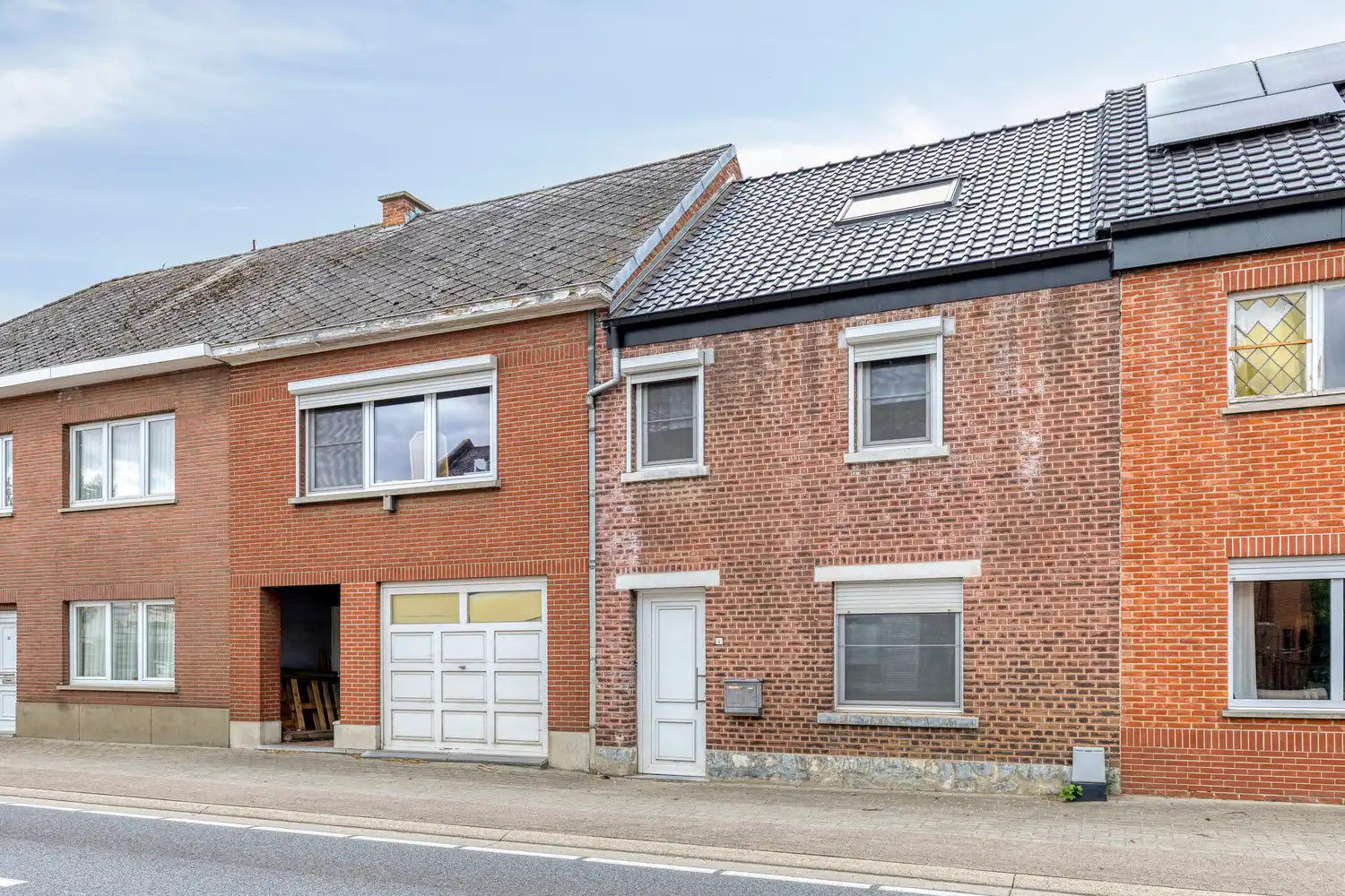 RUIME EN GERENOVEERDE WONING MET 4 SLAAPKAMERS EN WESTGERICHTE TUIN TE HALEN! foto 28