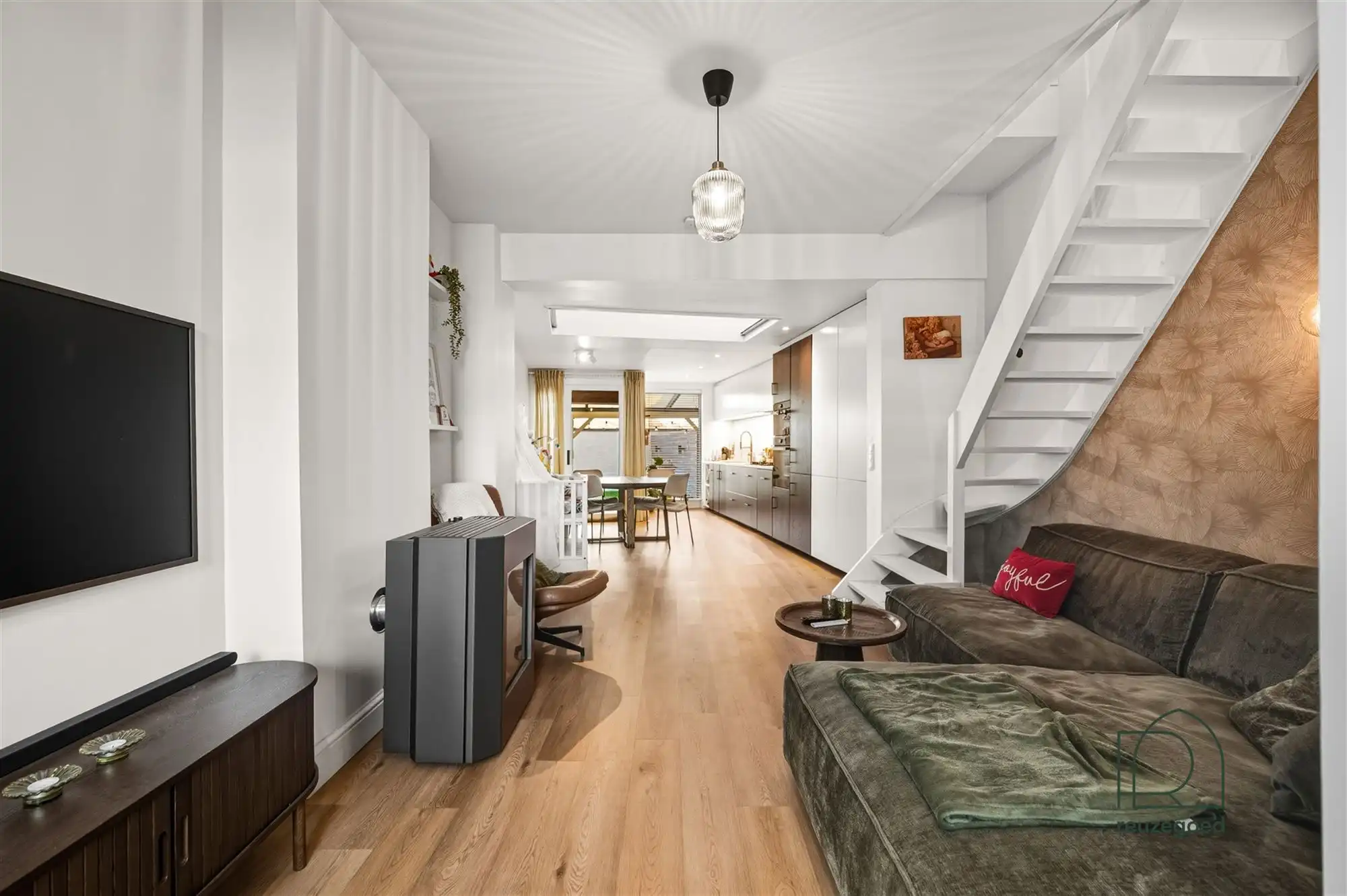 Charmant en gerenoveerd instapklaar huis met 2 slaapkamers  foto 4