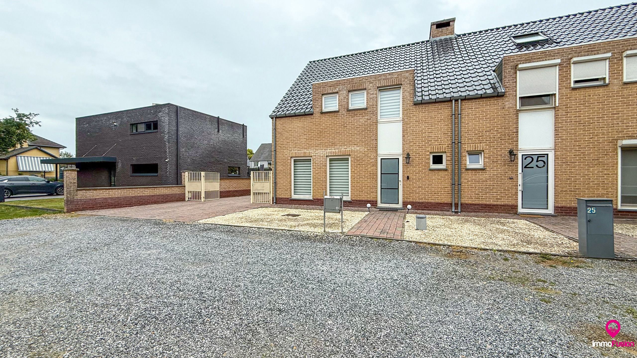 Instapklare woning met 3 slpks, tuin en garage in Lillo! foto 28