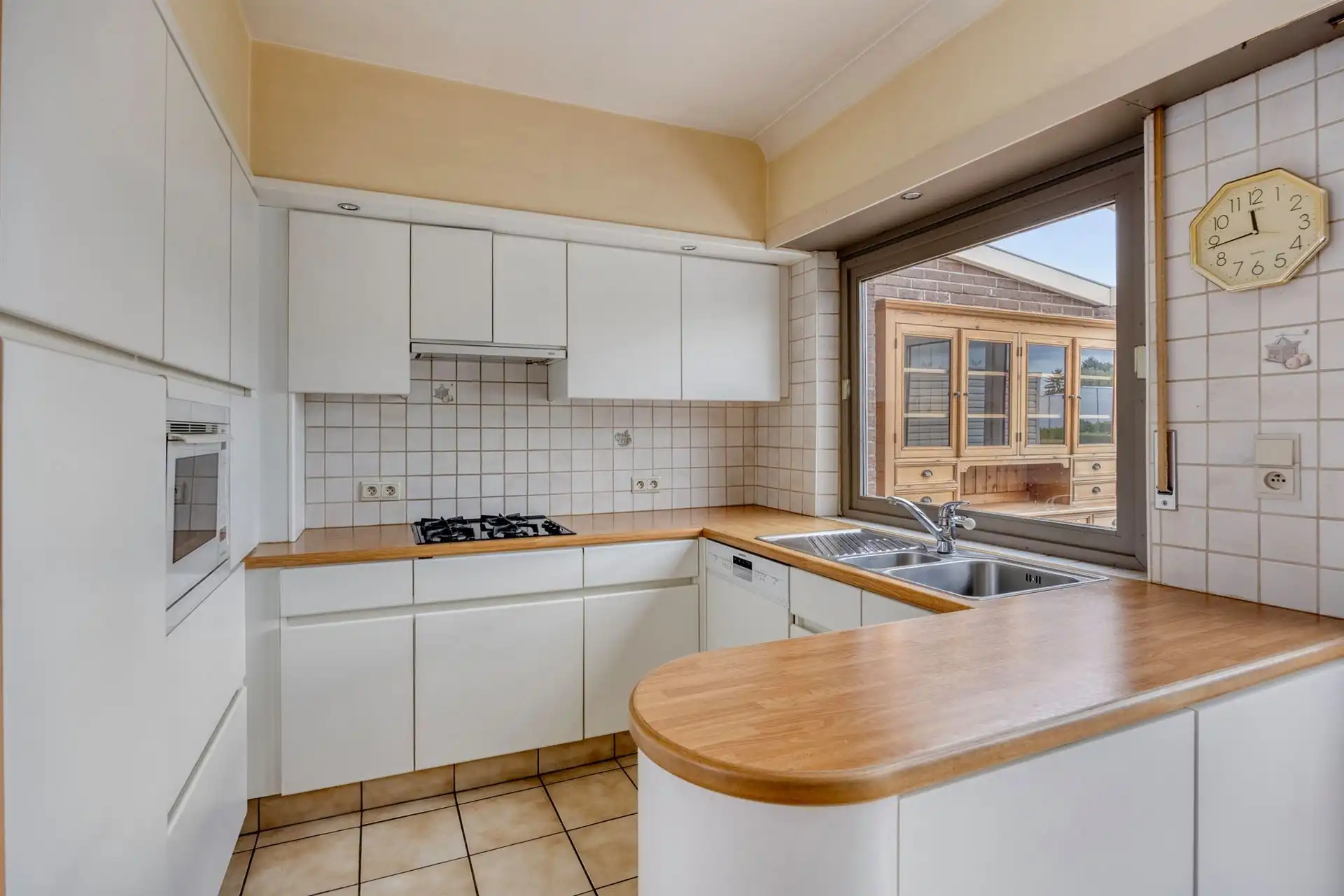 HOB bel-étage van 193m² met drie slpk's en ruime tuin! foto 11