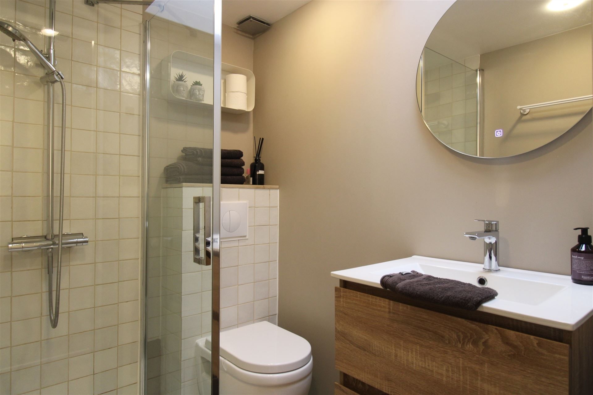 Instapklare gelijkvloerse vakantiewoning met twee slaapkamers, moderne keuken en een volledig afgesloten perceel op vakantiedomein Sonnevijver! foto 11